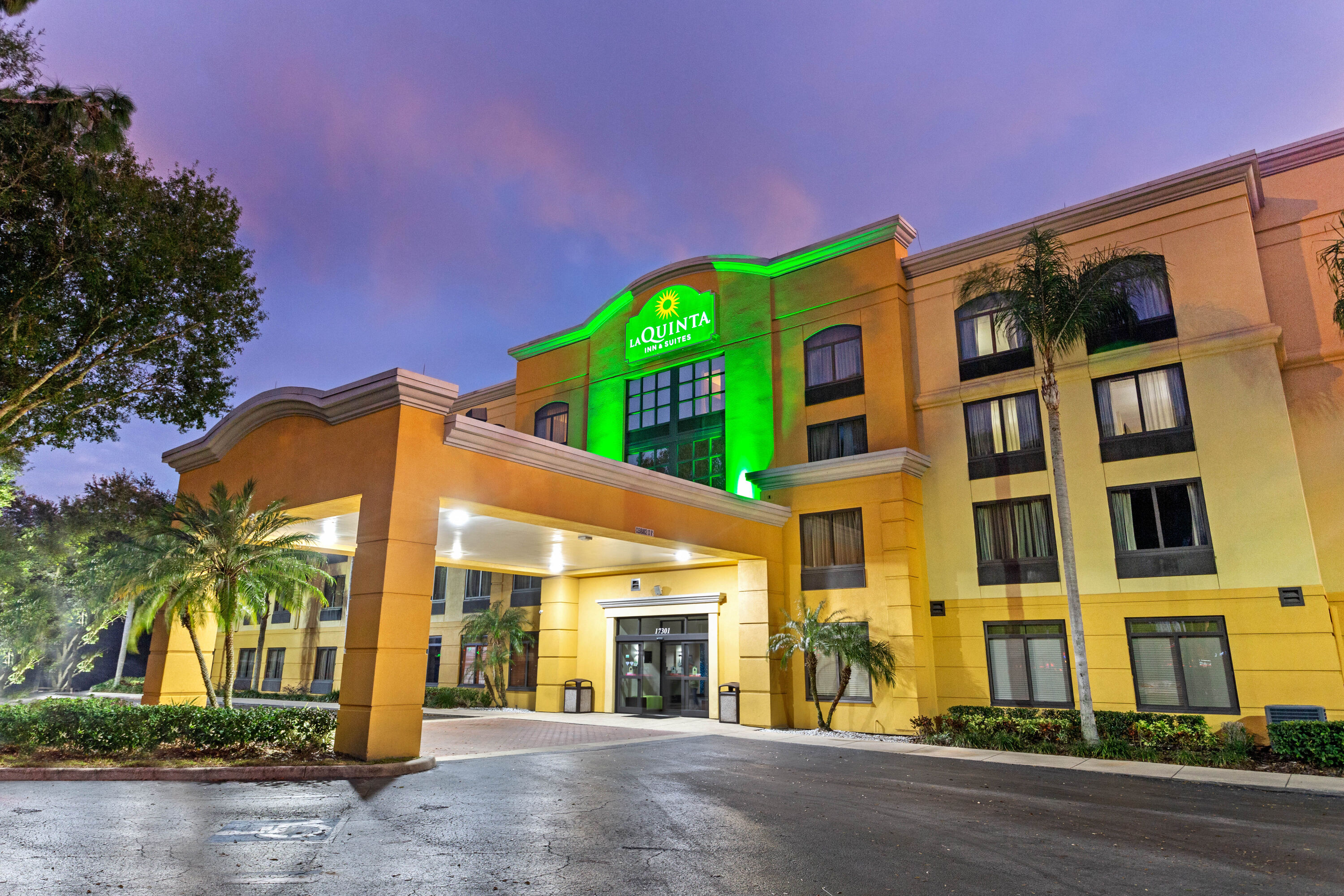 Quinta Inn Suites Wyndham Tampa North I-75 Tampa  Hotels