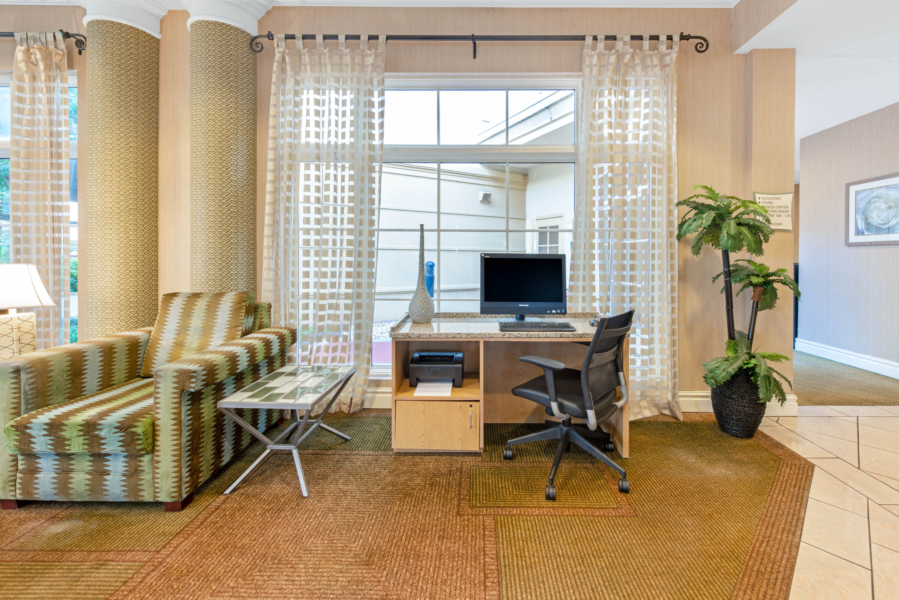 La Quinta Inn Amp Suites By Wyndham Usf Near Busch Gardens