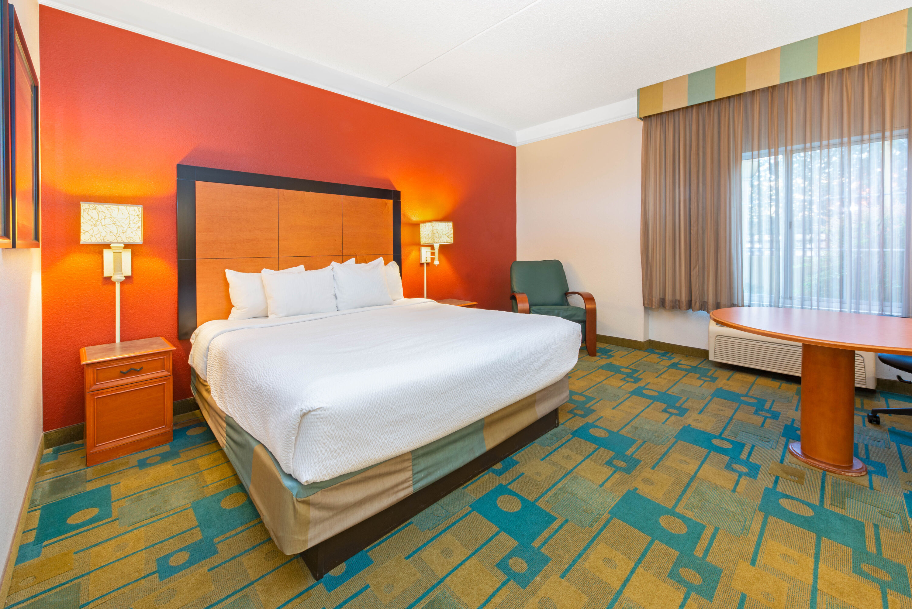 La Quinta Inn Amp Suites By Wyndham Usf Near Busch Gardens
