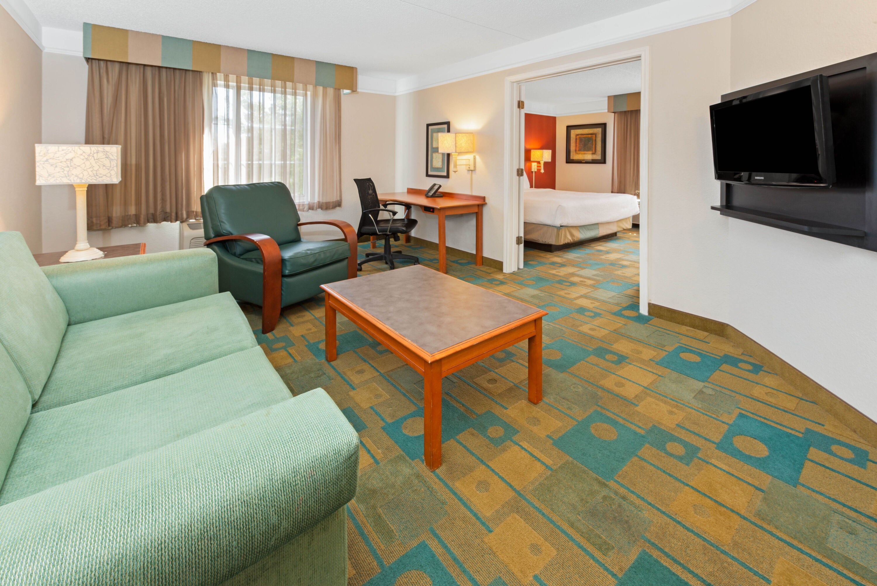 La Quinta Inn & Suites by Wyndham USF (Near Busch Gardens) suite in Tampa, Florida