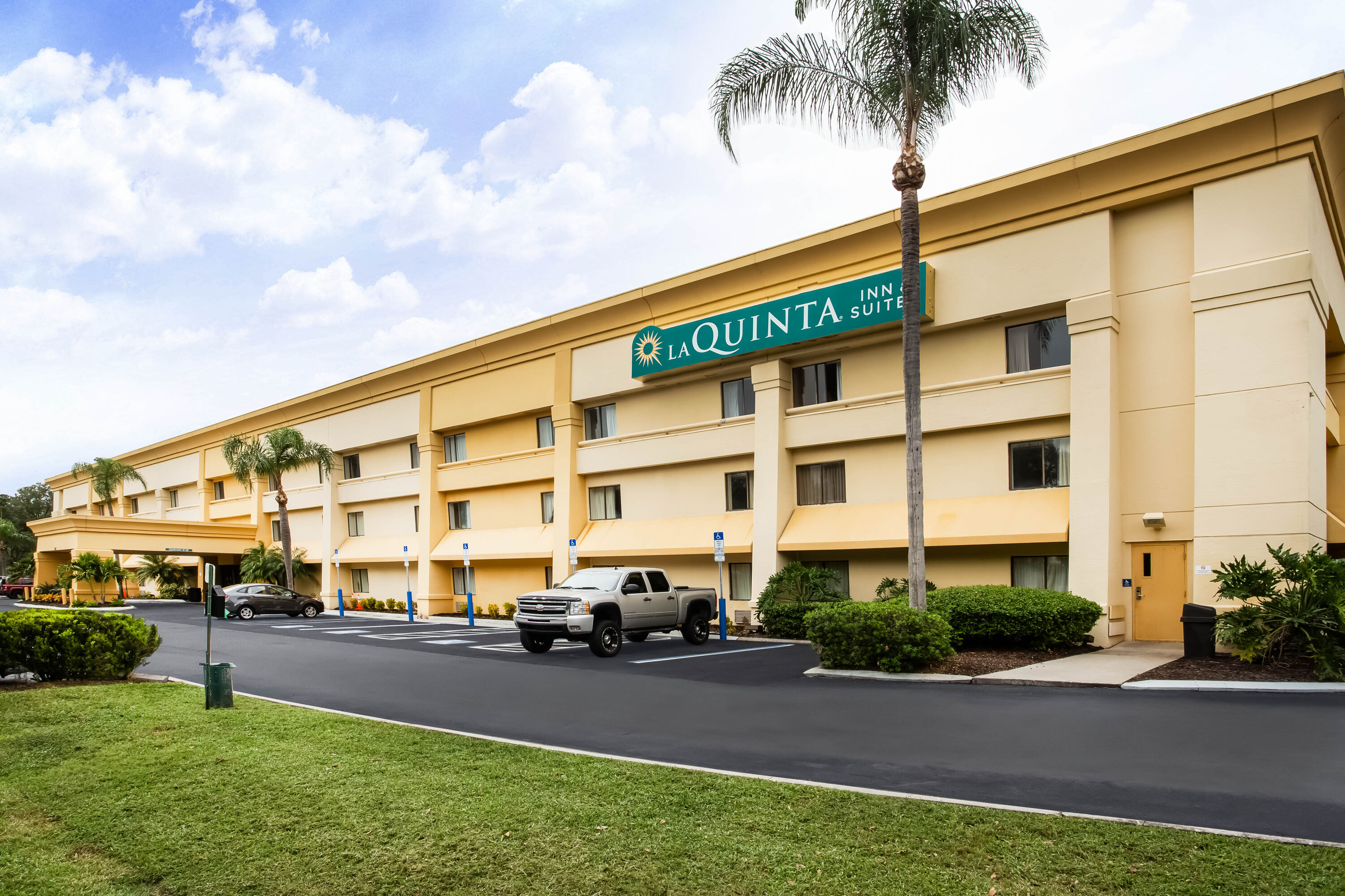 La Quinta Inn Suites By Wyndham Tampa Fairgrounds Casino