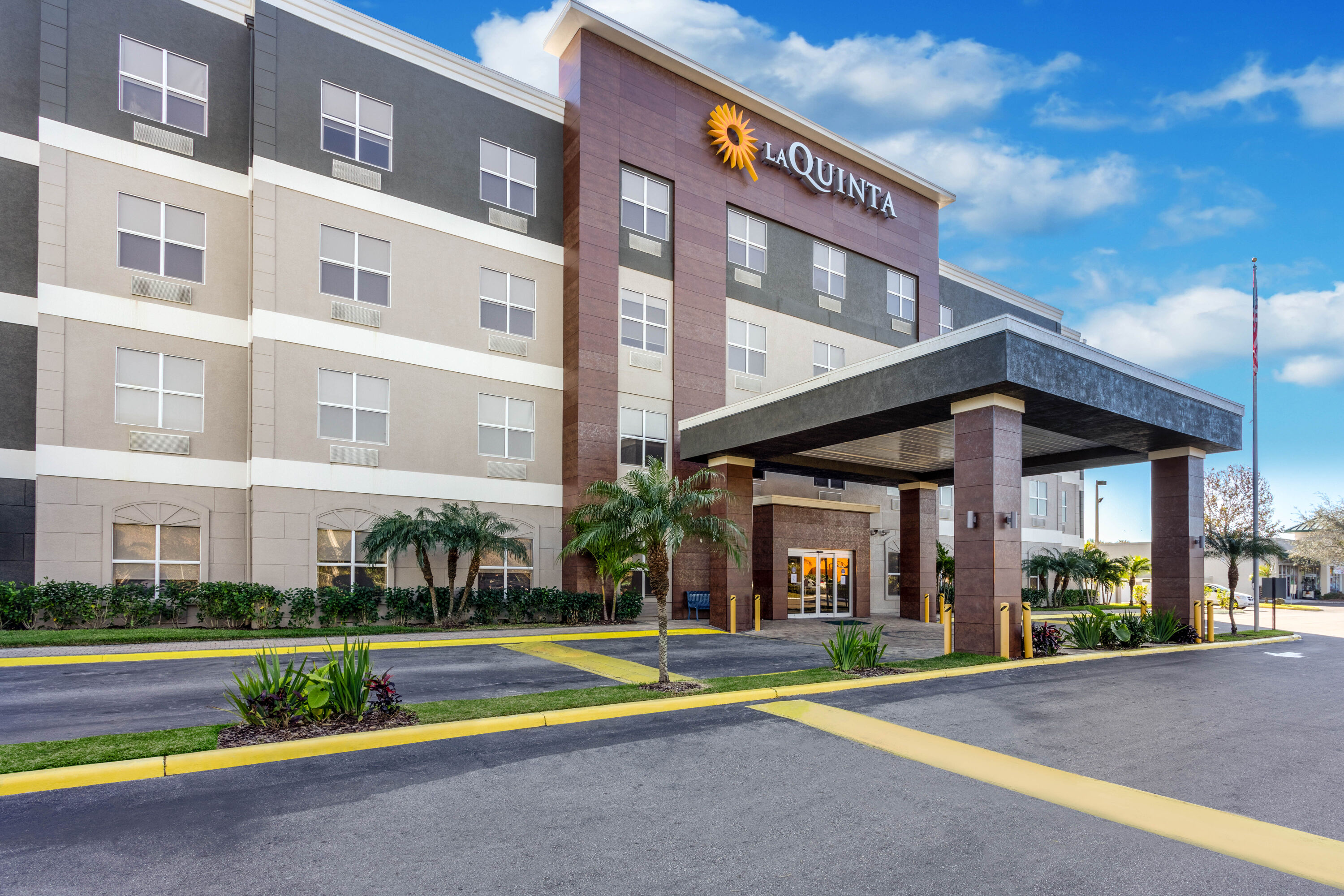 La Quinta Inn And Suites By Wyndham Tampa Central Tampa Fl Hotels