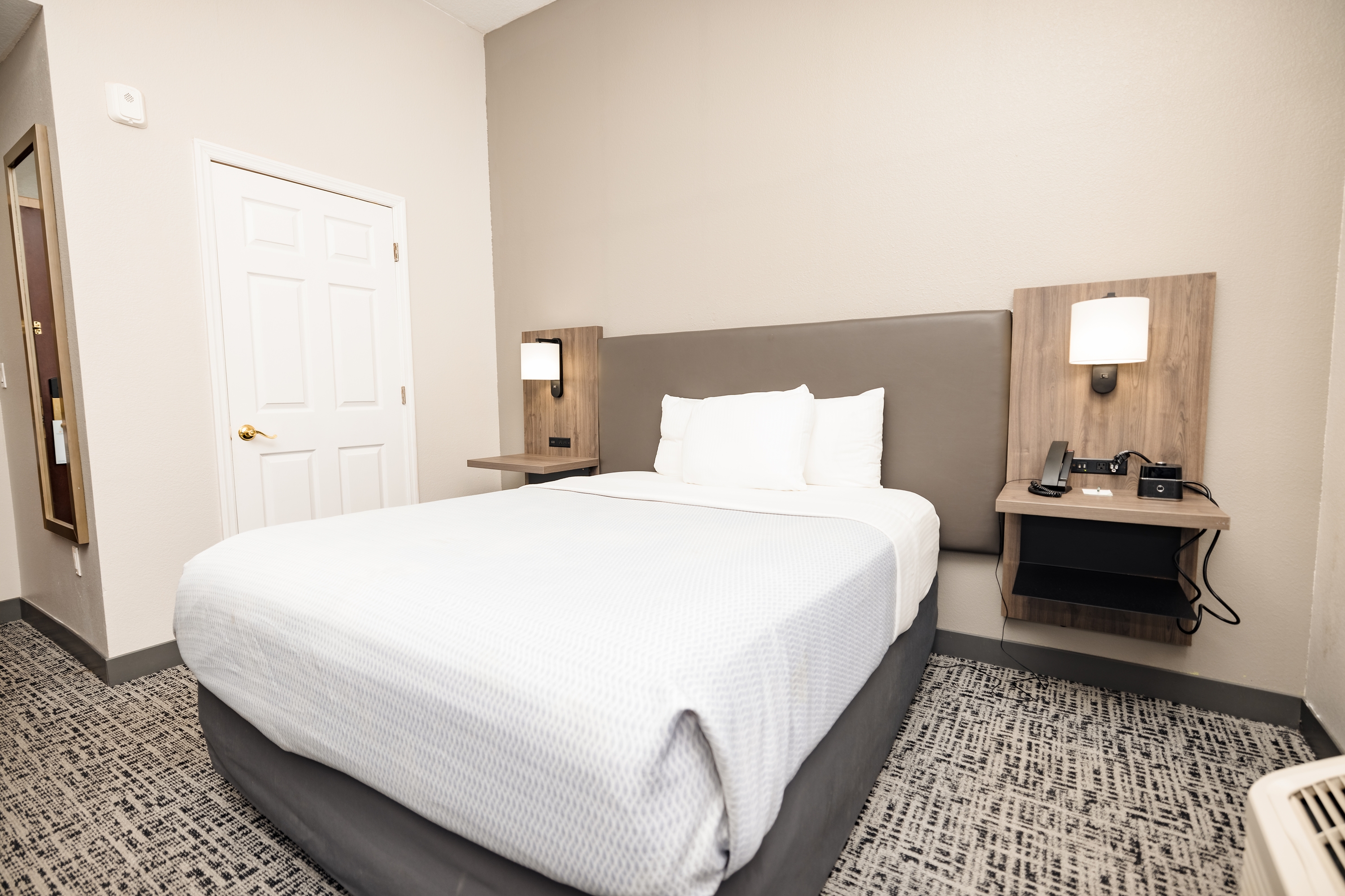 Guest room at the La Quinta Inn & Suites by Wyndham Tampa Central in Tampa, Florida