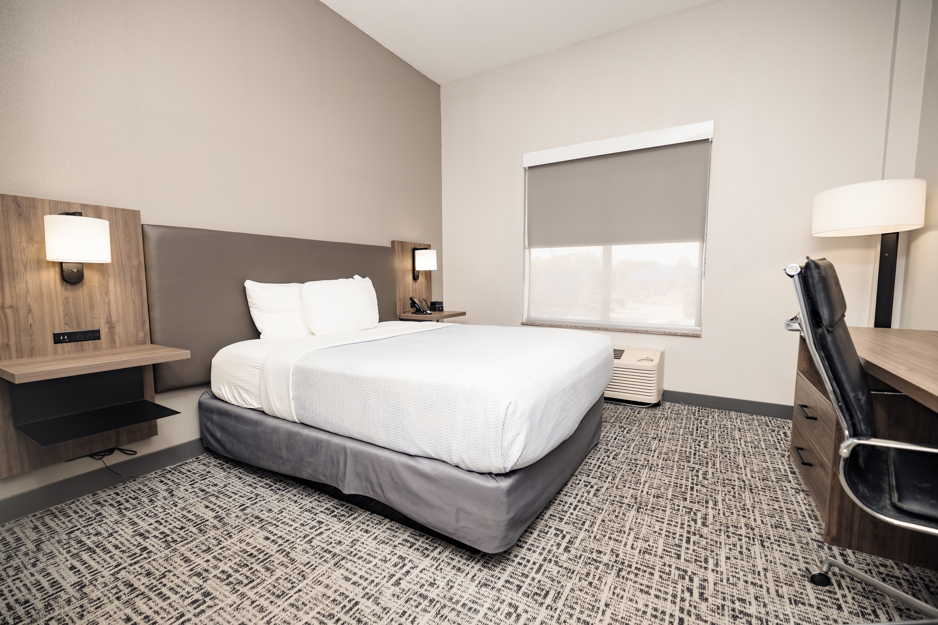 Guest room at the La Quinta Inn & Suites by Wyndham Tampa Central in Tampa, Florida