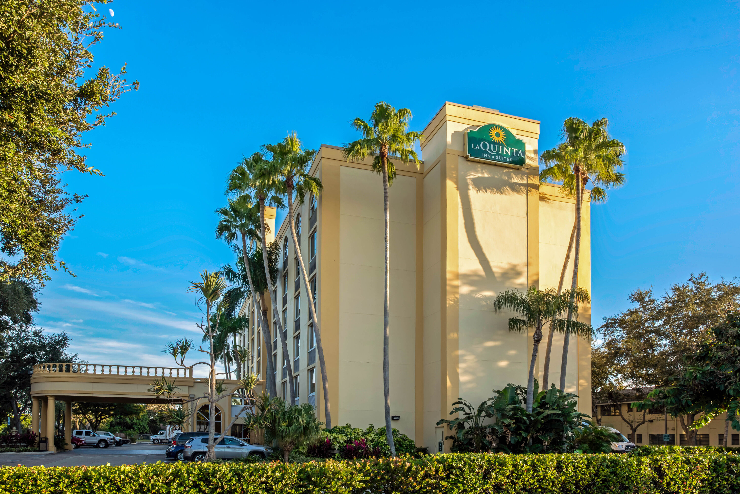 La Quinta Inn & Suites by Wyndham West Palm Beach Airport ...