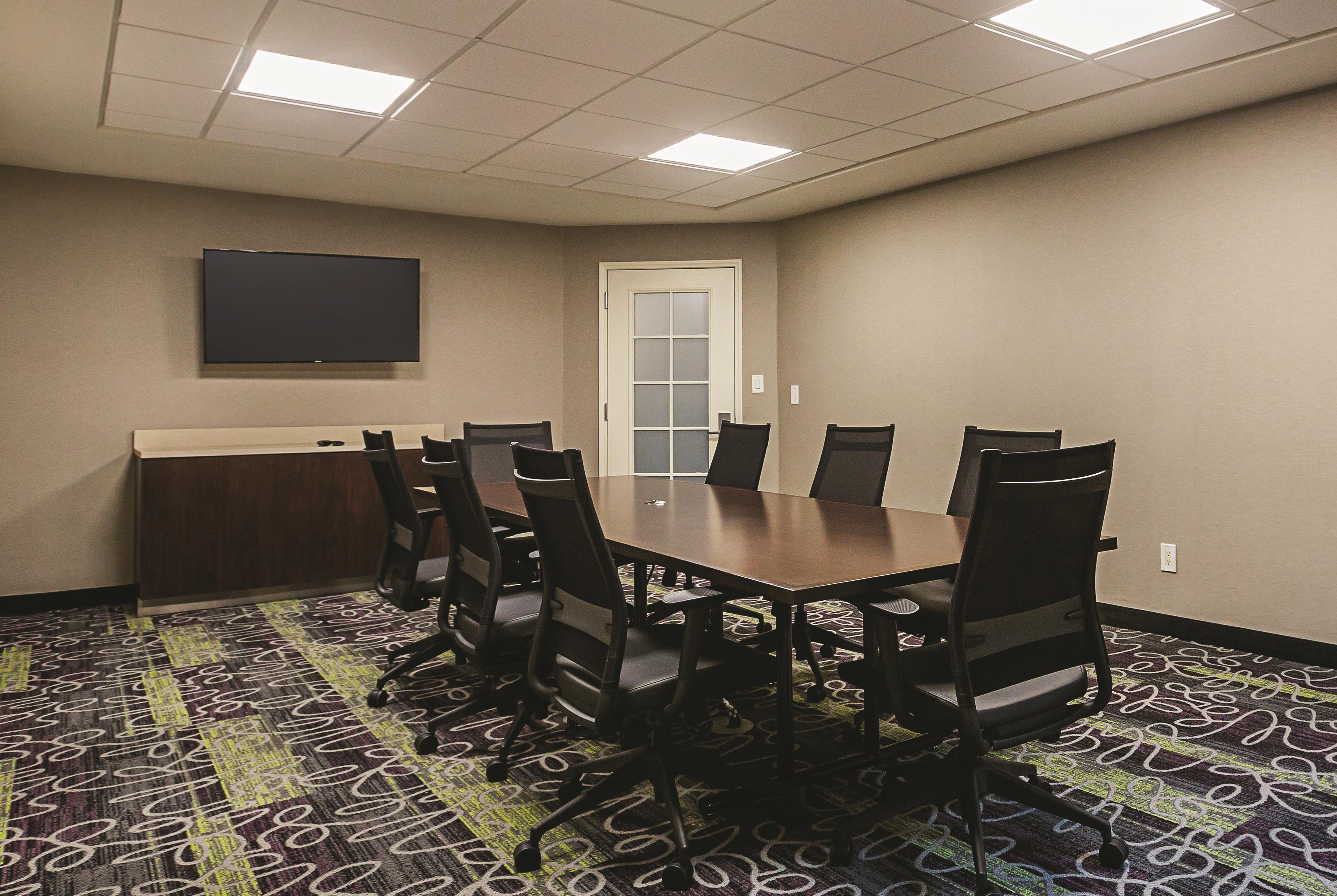 Meeting room at La Quinta Inn & Suites by Wyndham Atlanta Alpharetta in Alpharetta, Georgia