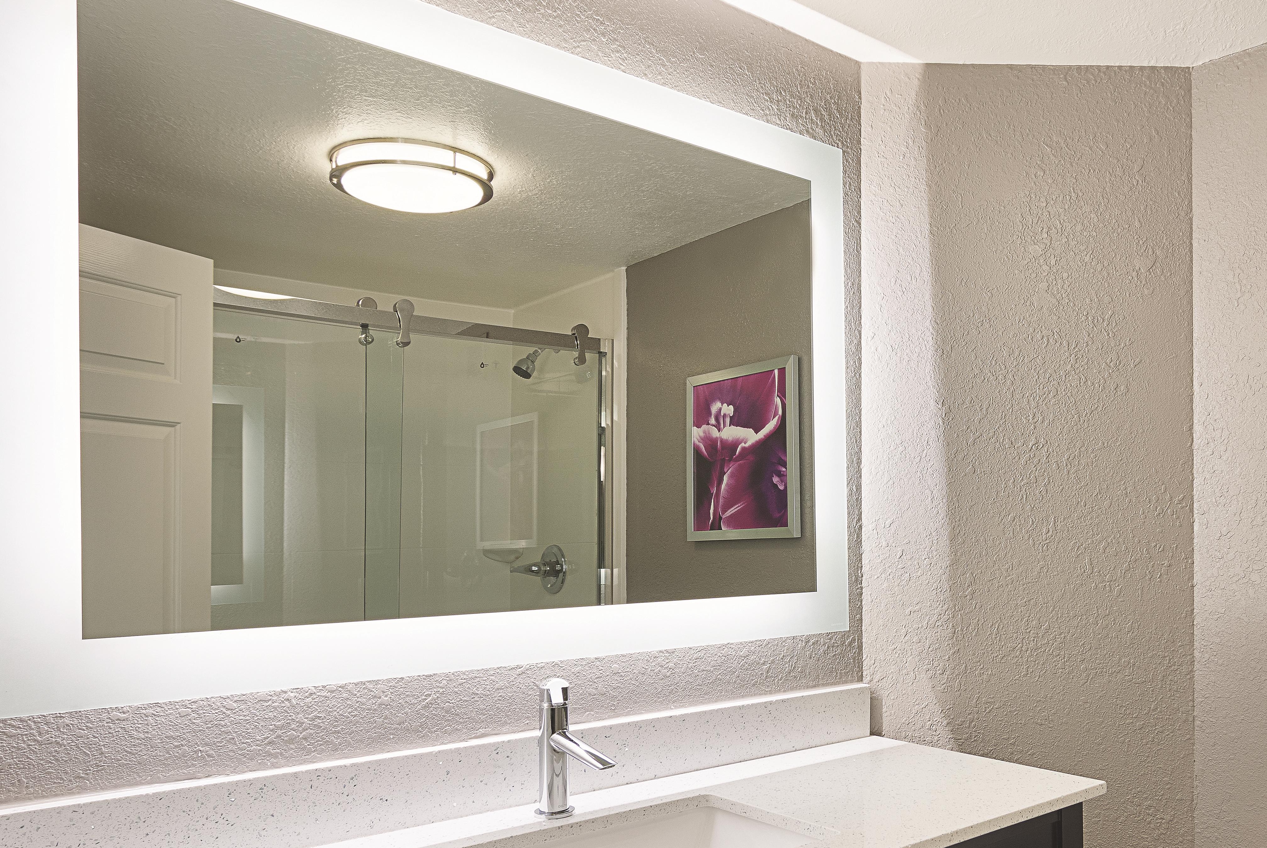 La Quinta Inn & Suites by Wyndham Atlanta Perimeter Medical suite in Atlanta, Georgia