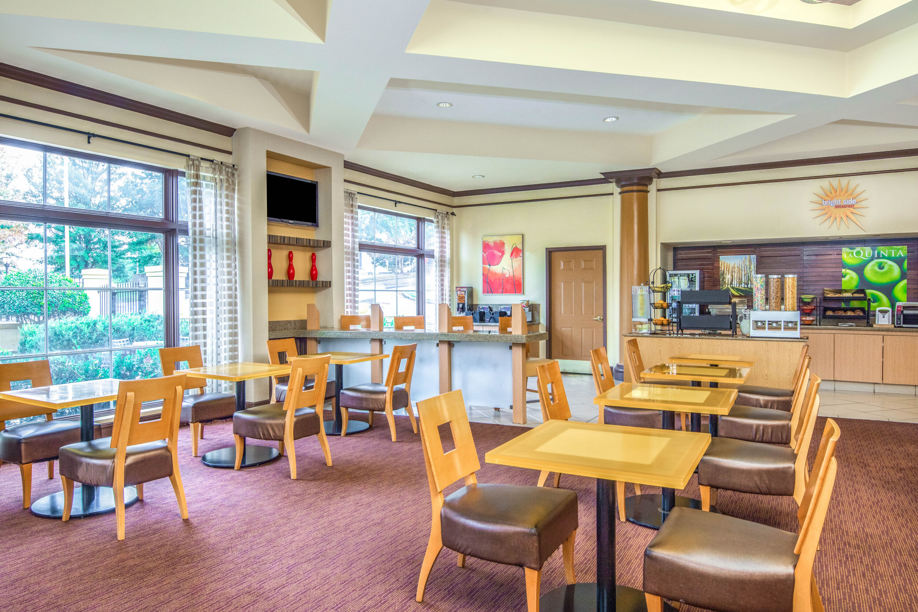 Free breakfast at La Quinta Inn & Suites by Wyndham Atlanta Ballpark/Galleria in Atlanta, Georgia