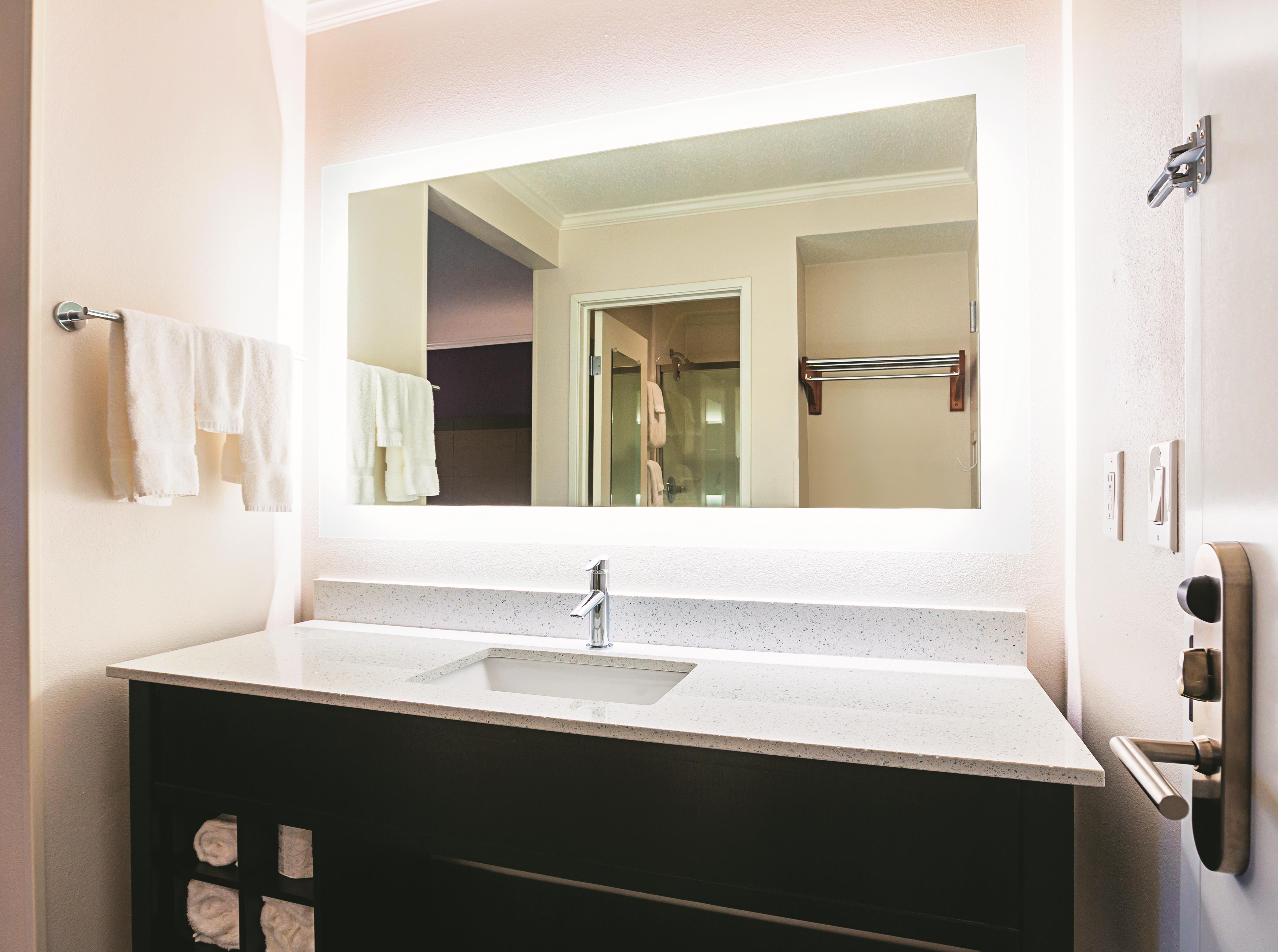 La Quinta Inn Amp Suites By Wyndham Atlanta Midtown