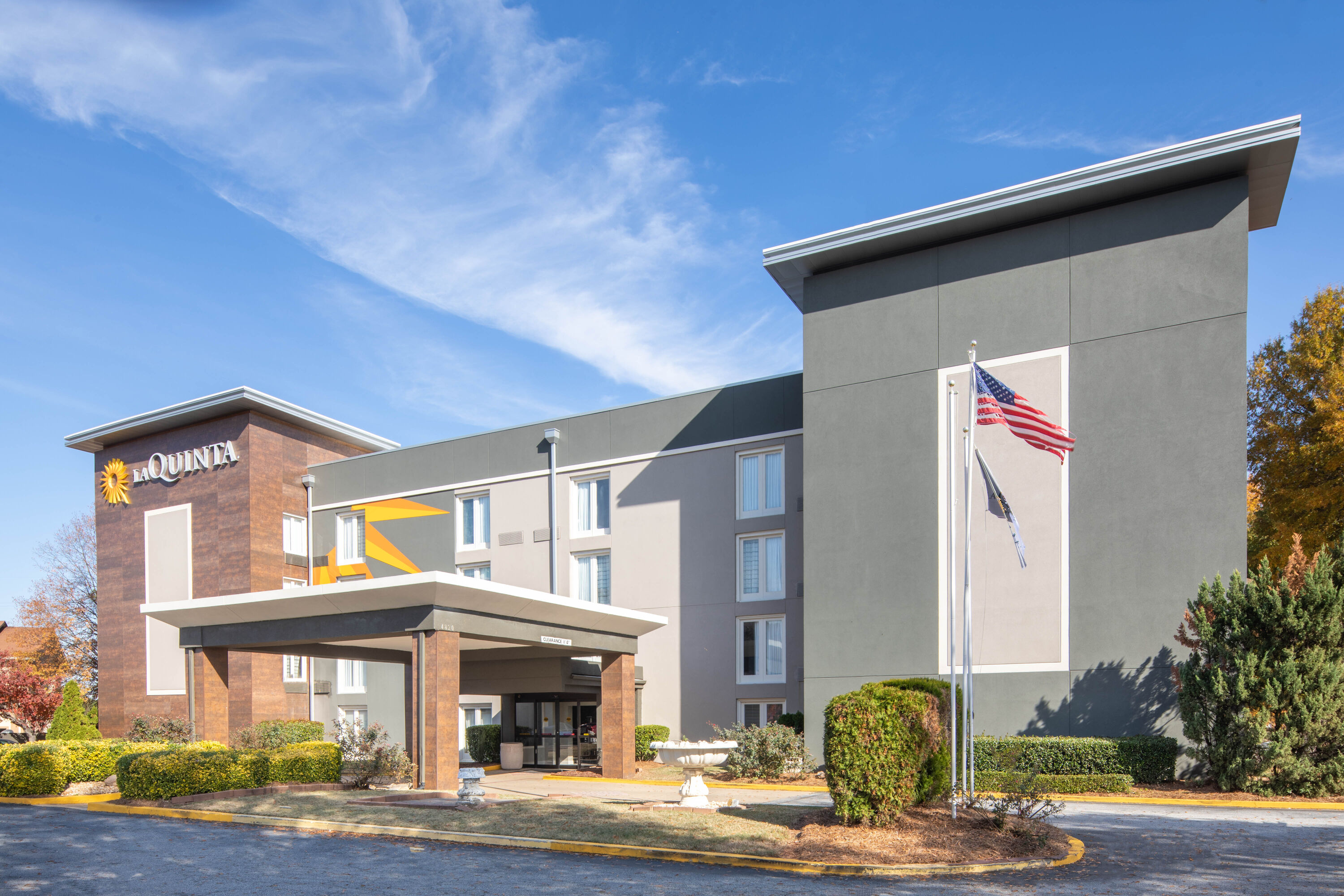 La Quinta Inn & Suites by Wyndham Atlanta Airport South Atlanta, GA