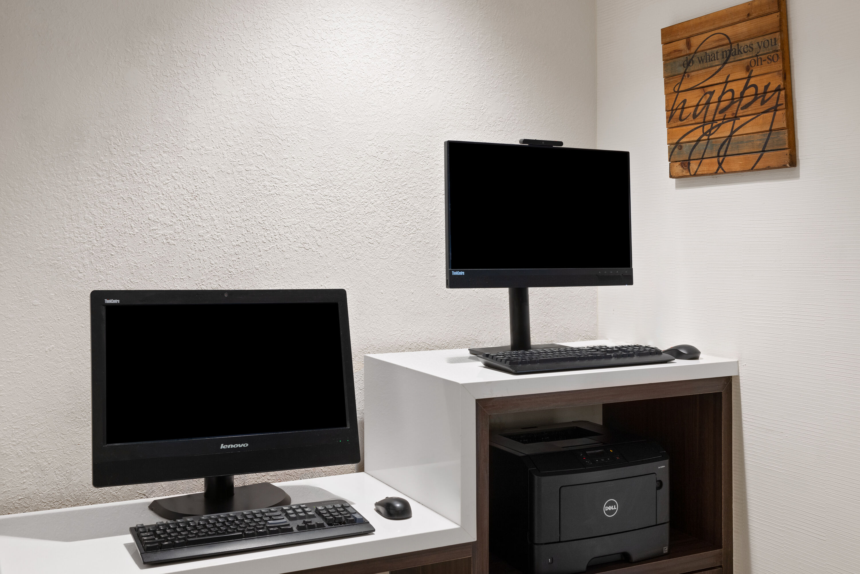 La Quinta Inn & Suites by Wyndham Atlanta Airport North business center in Atlanta, Georgia