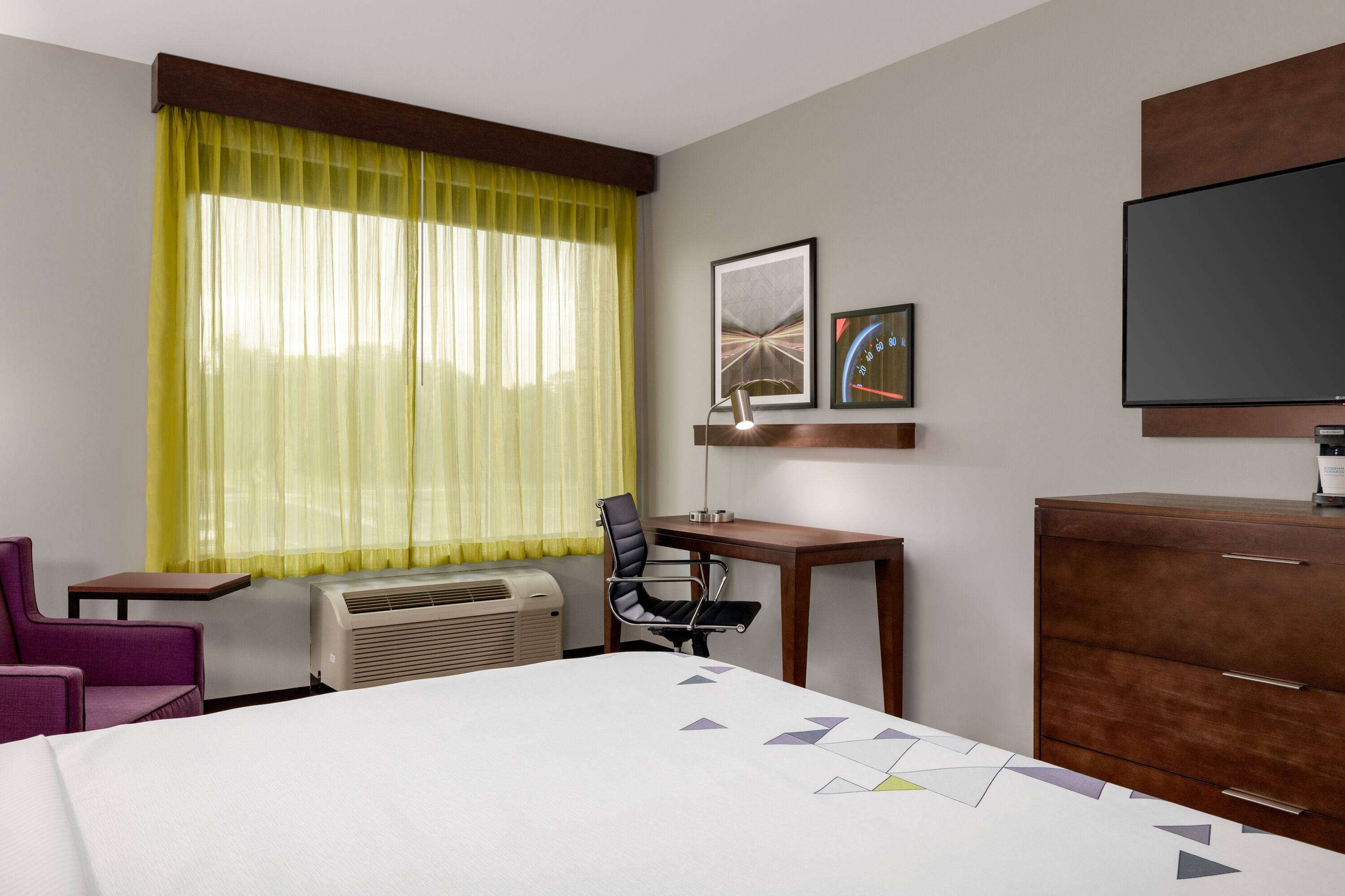 Guest room at the La Quinta Inn & Suites by Wyndham Braselton in Braselton, Georgia