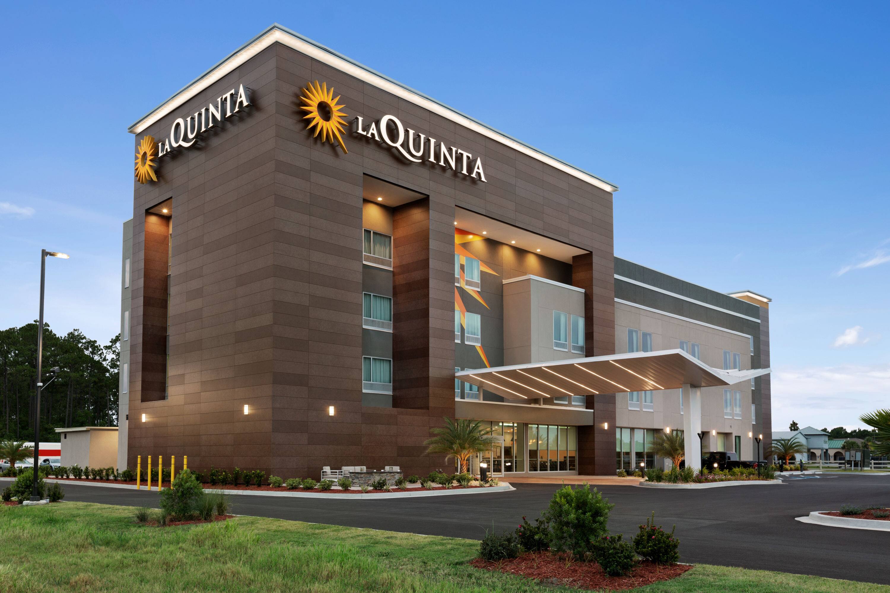 La Quinta Inn & Suites by Wyndham Brunswick/Golden Isles Brunswick, GA Hotels