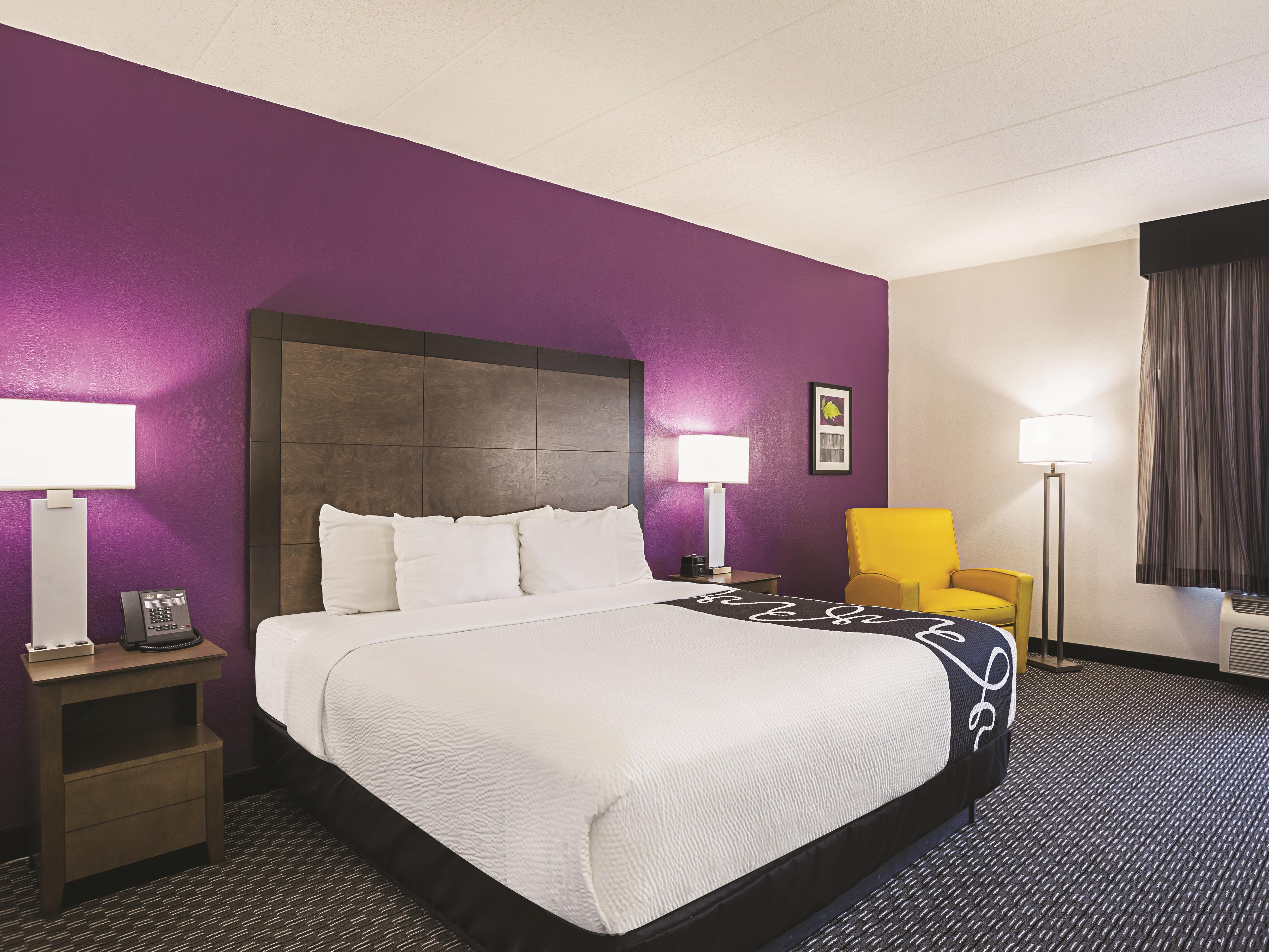 Conyers Georgia Hotels; La Quinta Inn & Suites by Wyndham Atlanta Conyers | Conyers, GA Hotels