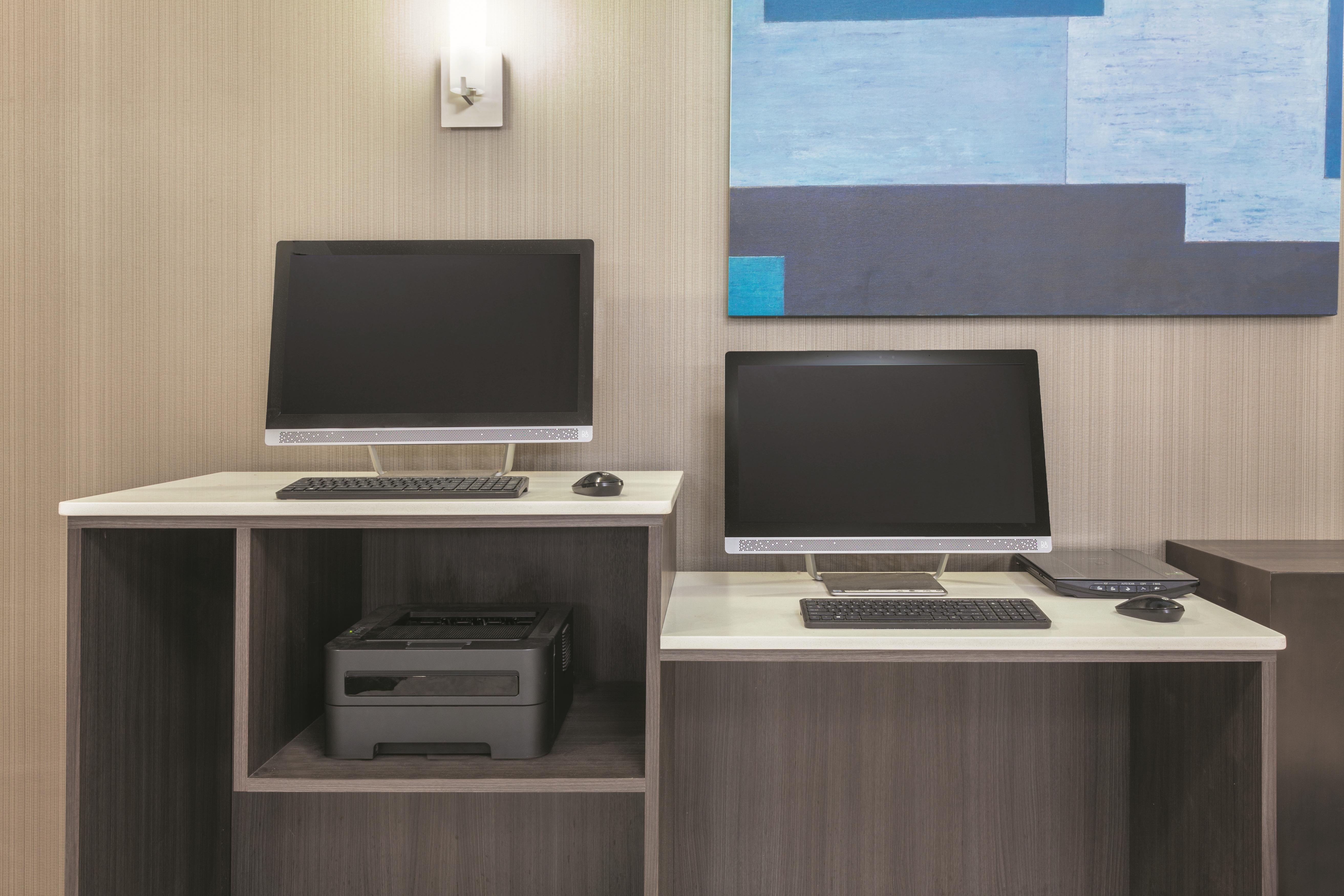 La Quinta Inn & Suites by Wyndham Covington business center in Covington, Georgia