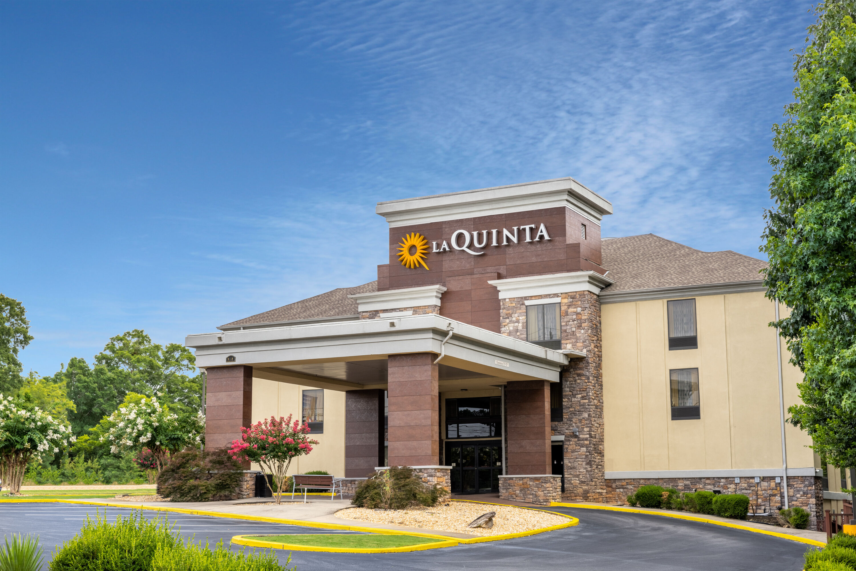 Exterior of La Quinta Inn & Suites by Wyndham Covington hotel in Covington, Georgia