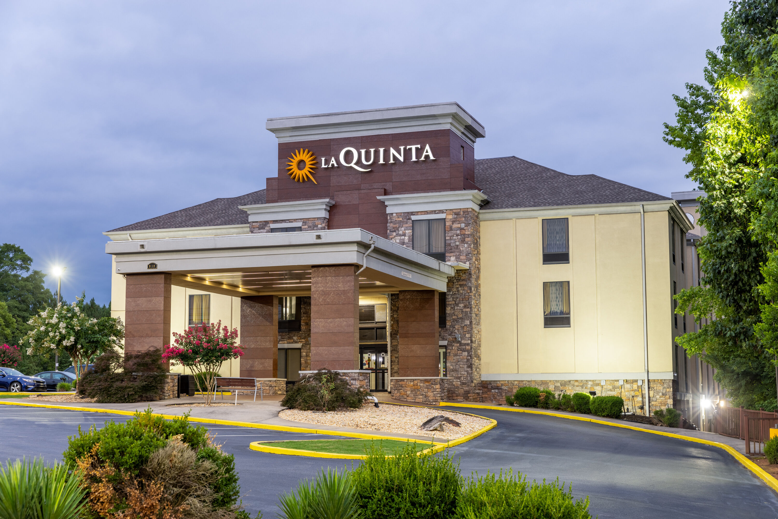 Exterior of La Quinta Inn & Suites by Wyndham Covington hotel in Covington, Georgia