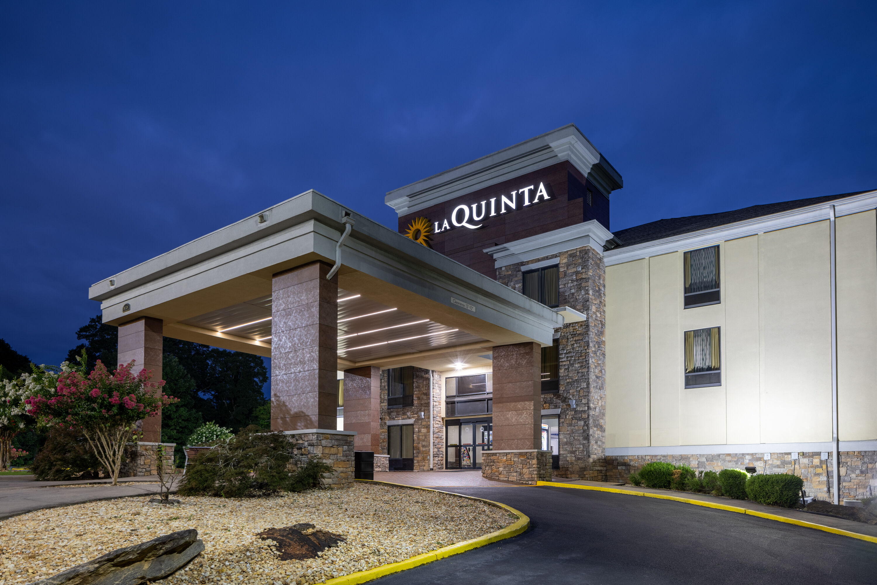 Exterior of La Quinta Inn & Suites by Wyndham Covington hotel in Covington, Georgia