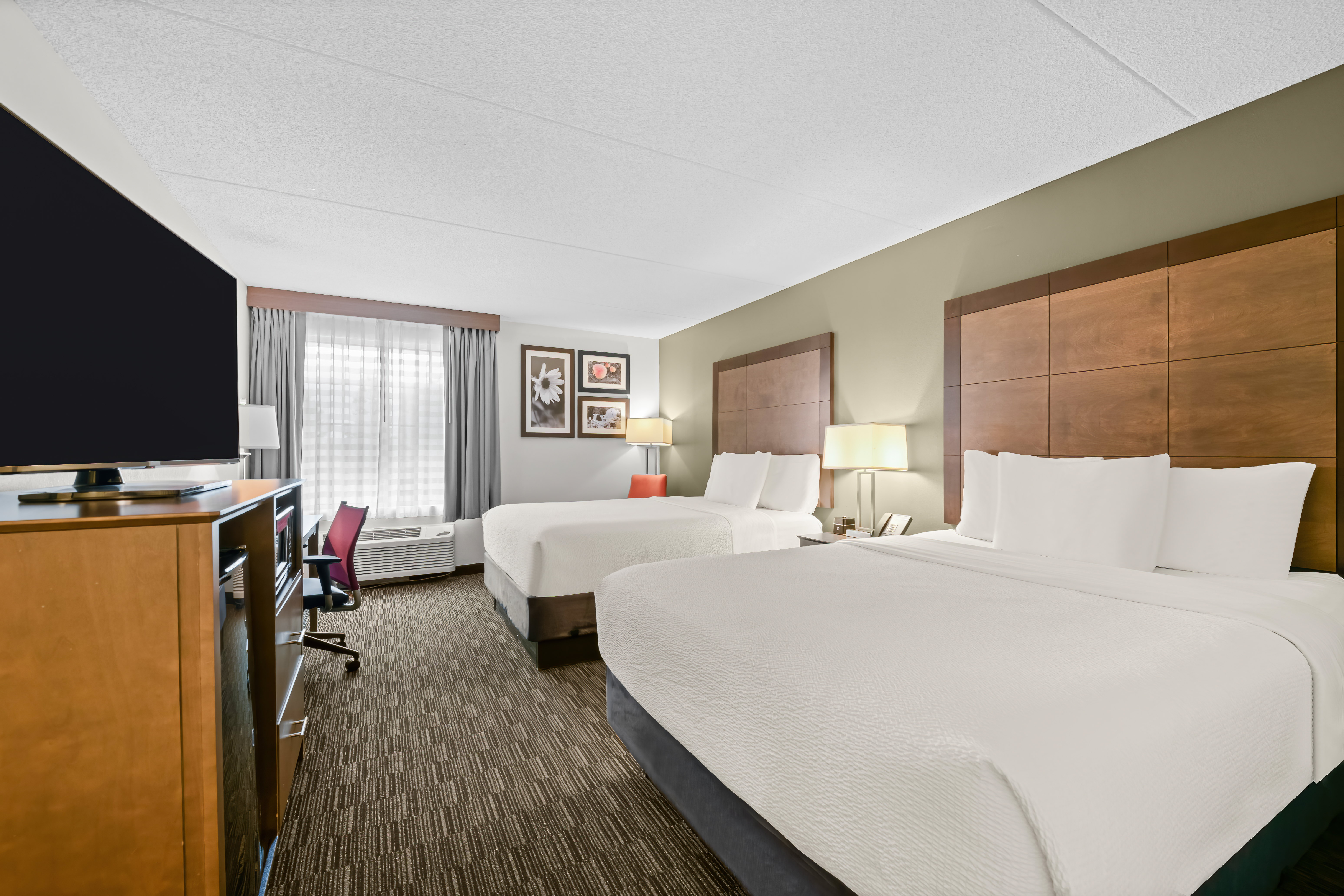 Guest room at the La Quinta Inn & Suites by Wyndham Atlanta Douglasville in Douglasville, Georgia