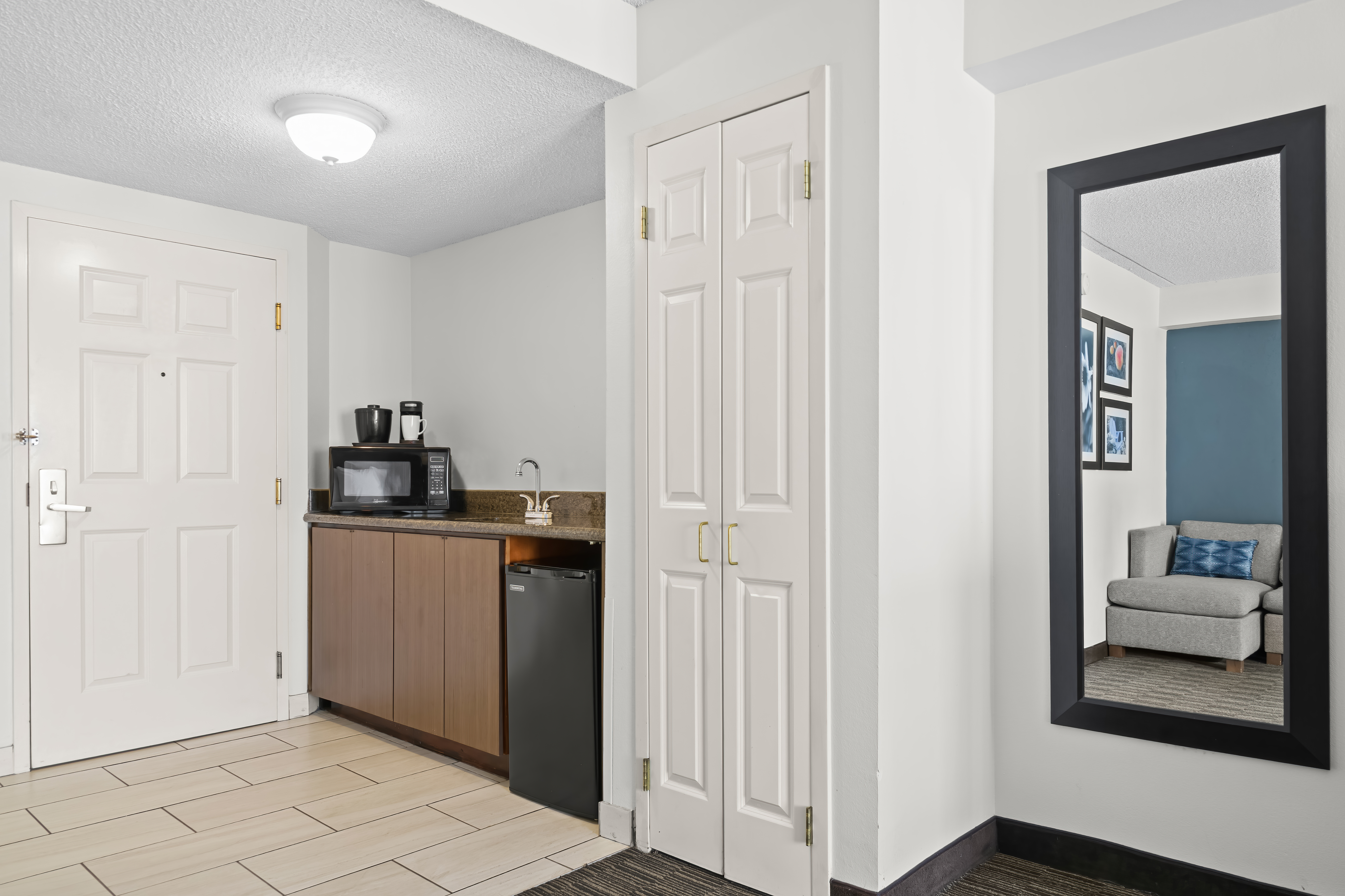 La Quinta Inn & Suites by Wyndham Atlanta Douglasville suite in Douglasville, Georgia