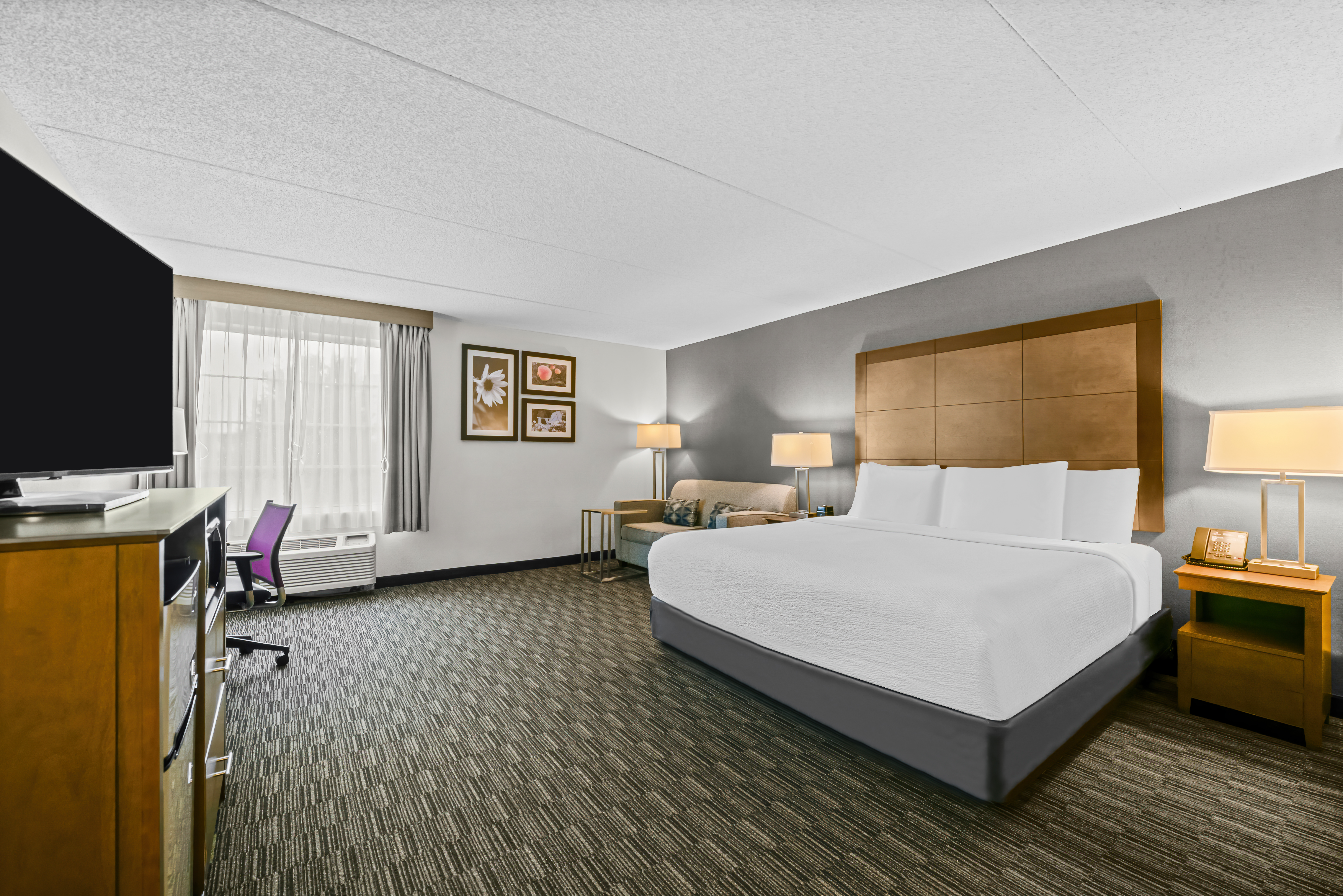 La Quinta Inn & Suites by Wyndham Atlanta Douglasville suite in Douglasville, Georgia