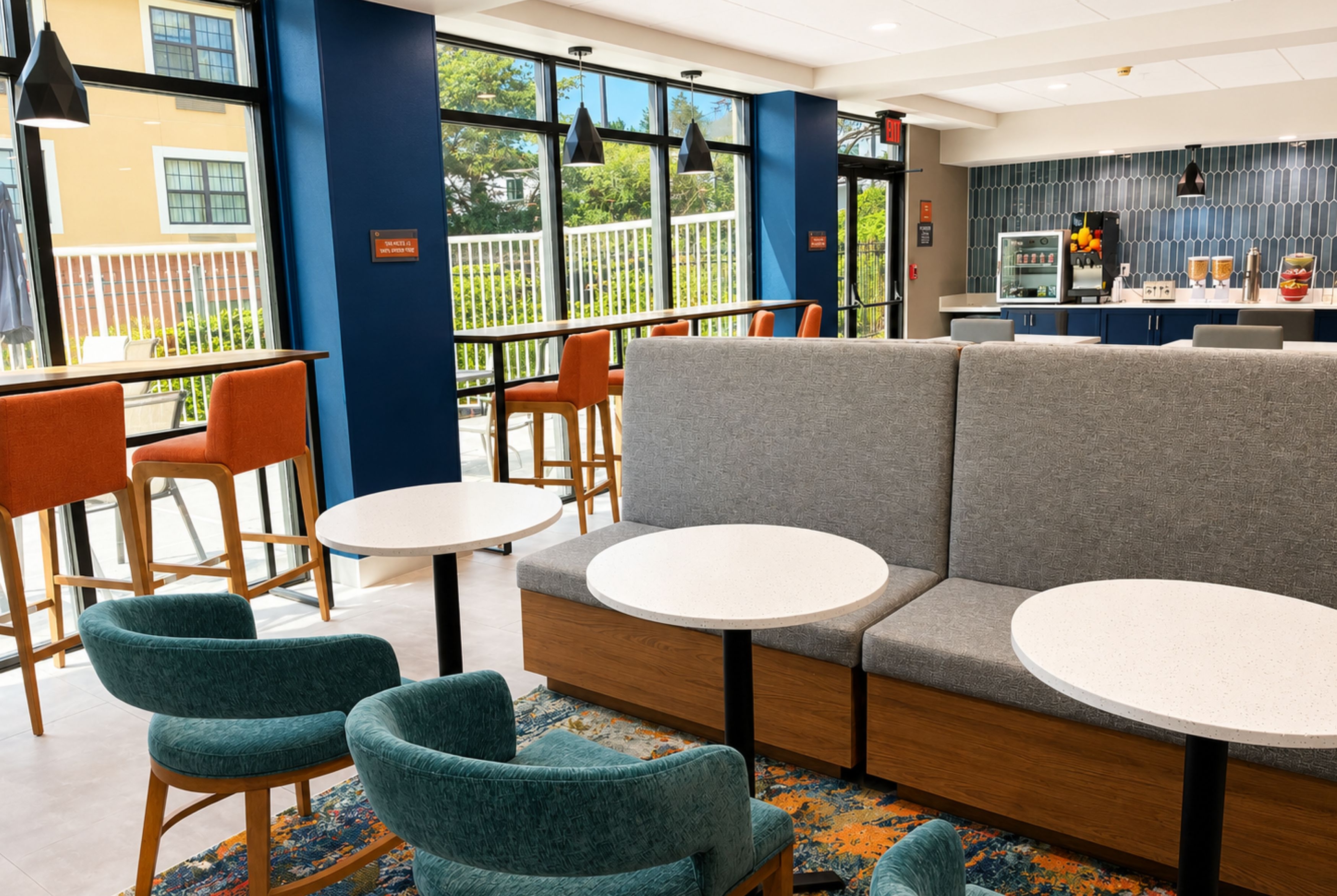 La Quinta Inn & Suites by Wyndham Duluth/Atlanta restaurant breakfast area with seating in Duluth, Georgia