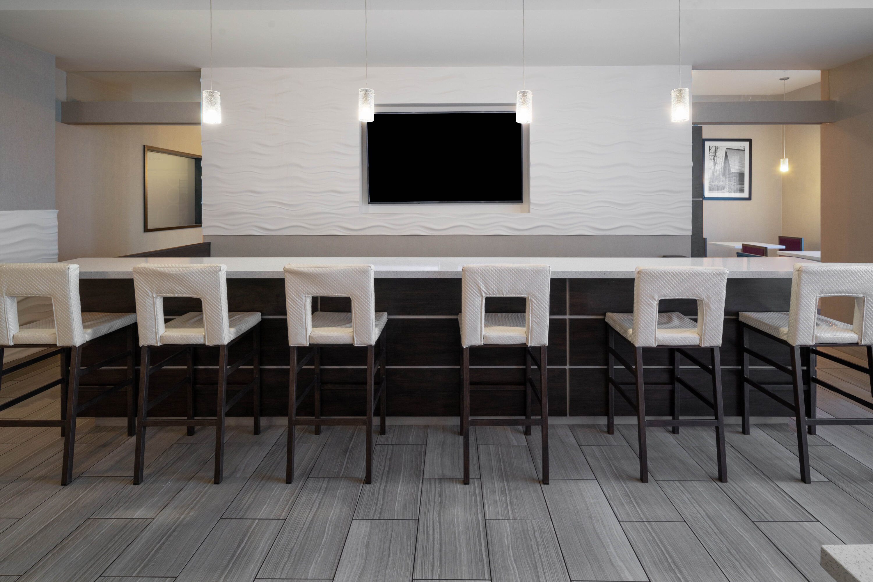 Bar at La Quinta Inn & Suites by Wyndham Forsyth in Forsyth, Georgia