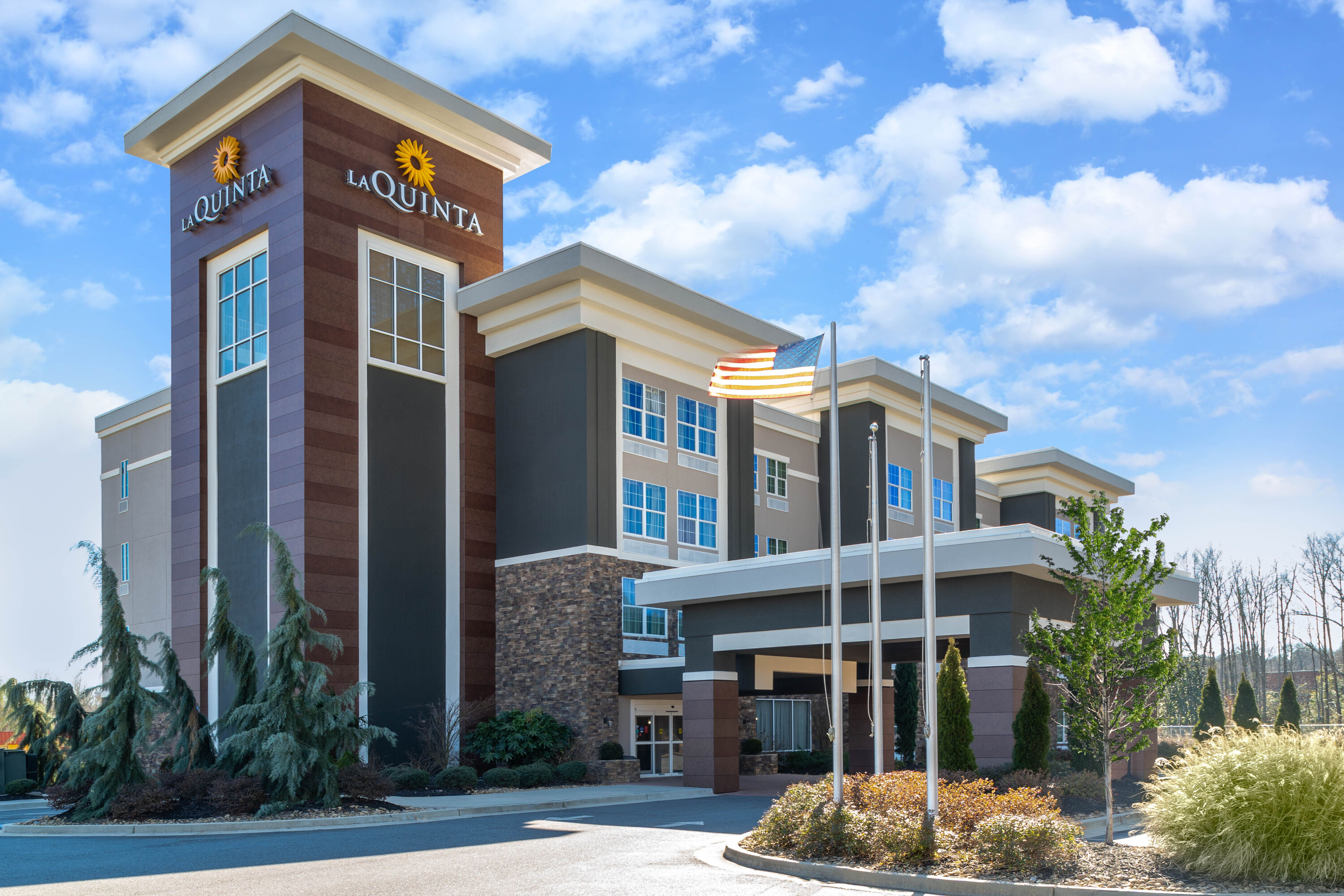 Exterior of La Quinta Inn & Suites by Wyndham Forsyth hotel in Forsyth, Georgia