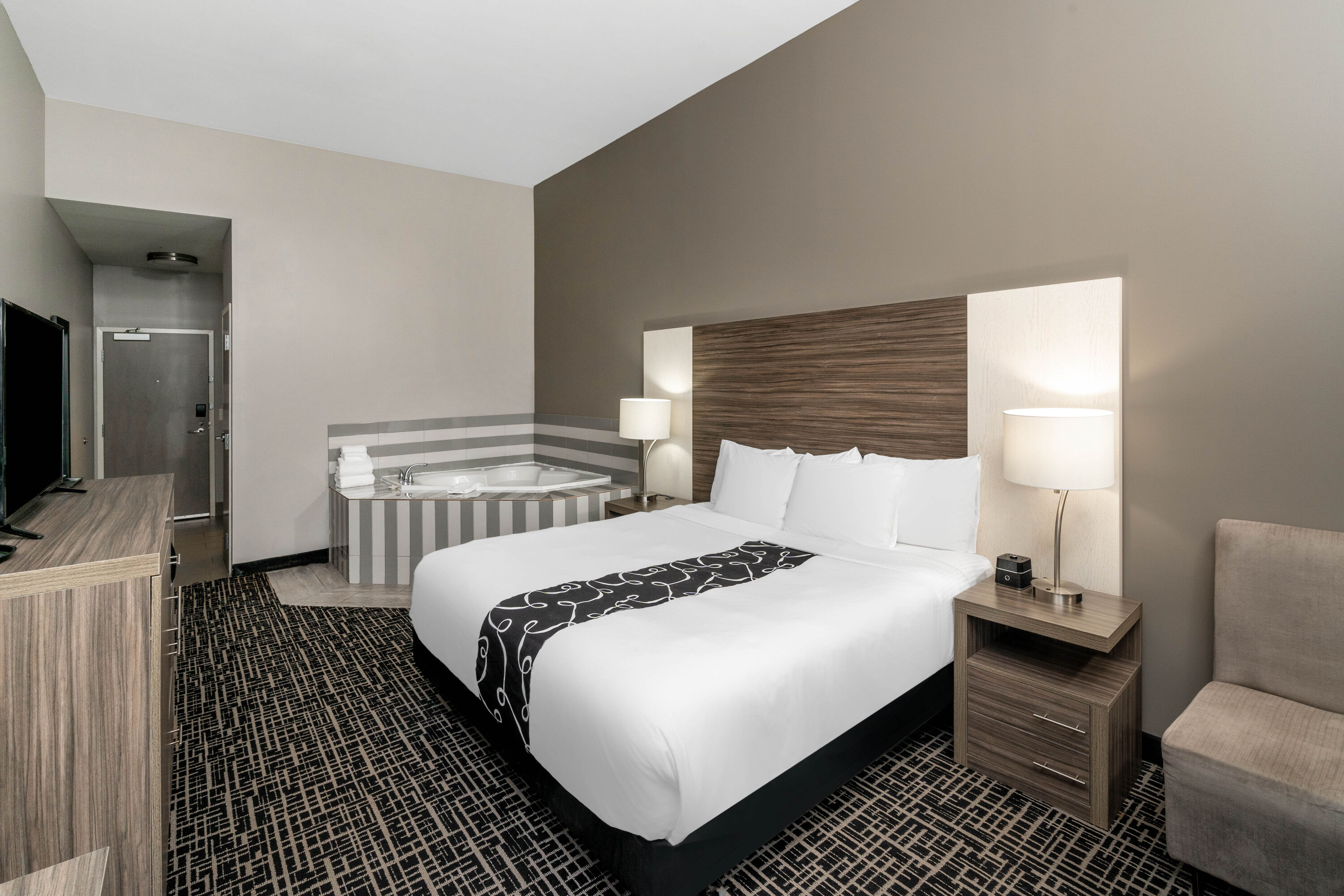 La Quinta Inn & Suites by Wyndham Forsyth Forsyth, GA Hotels