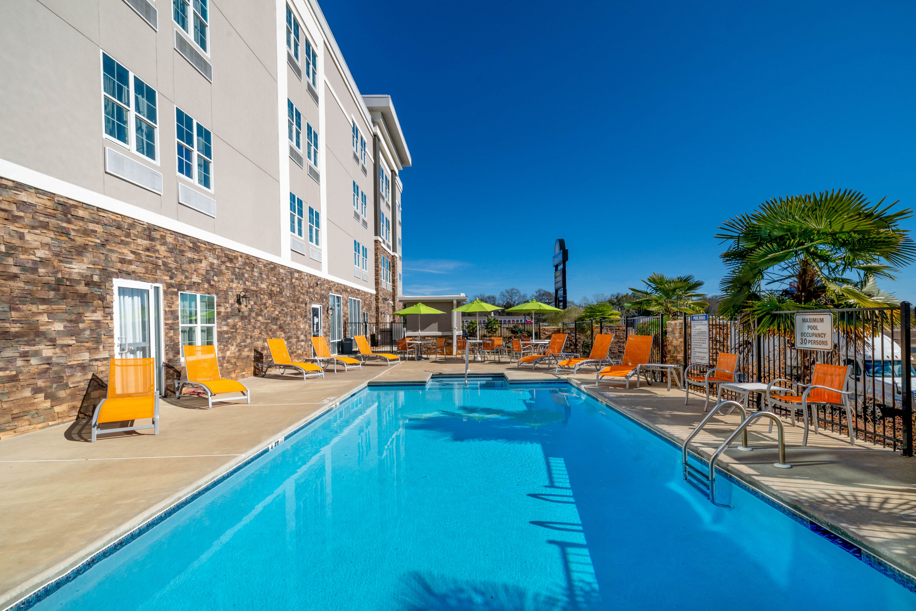 La Quinta Inn & Suites by Wyndham Forsyth Forsyth, GA Hotels