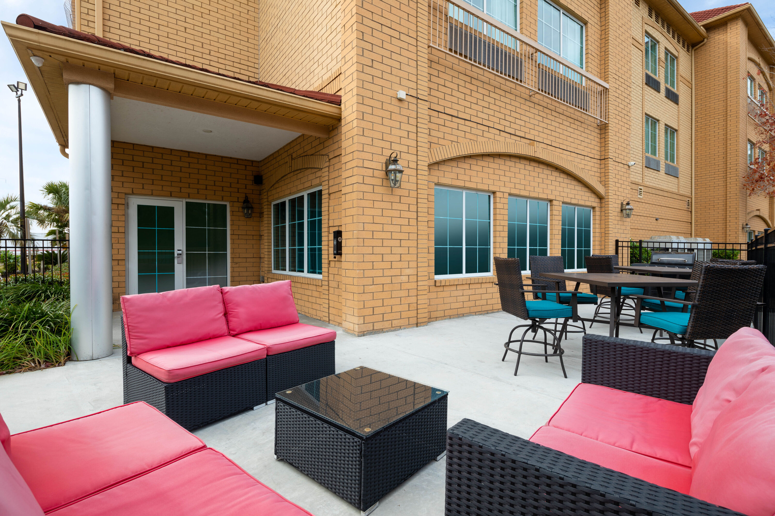 Courtyard at La Quinta Inn & Suites by Wyndham Hinesville - Fort Stewart in Hinesville, Georgia