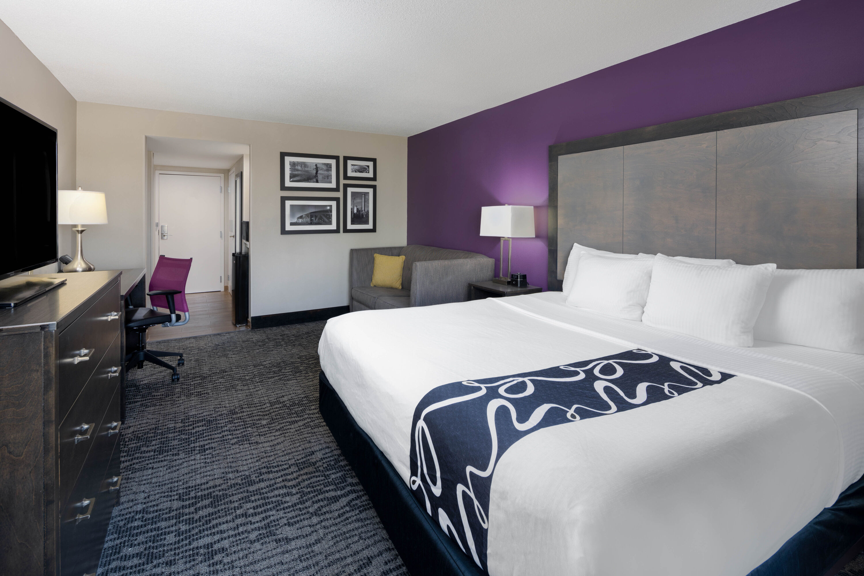 Guest room at the La Quinta Inn & Suites by Wyndham Kennesaw in Kennesaw, Georgia