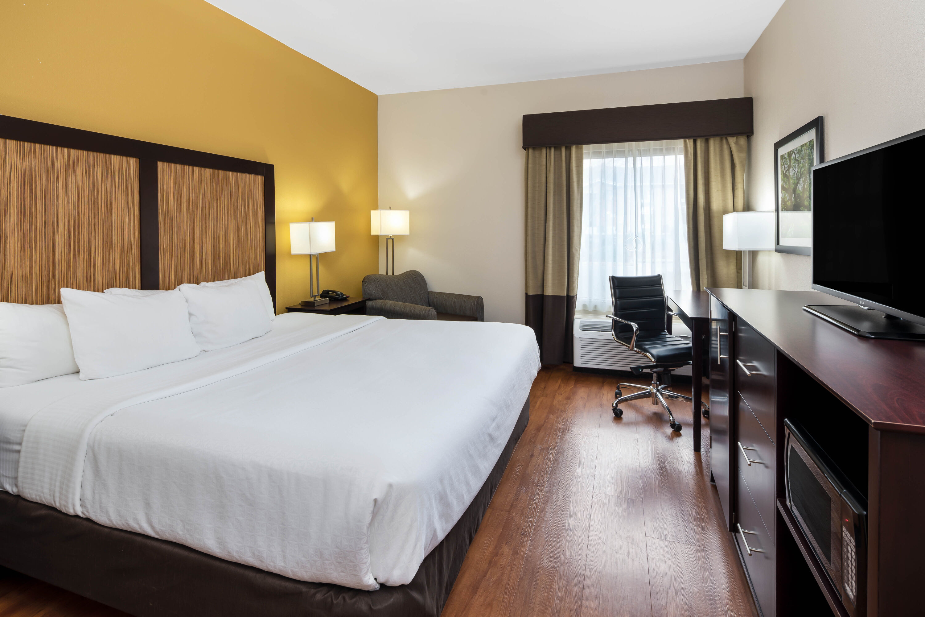 Guest room at the La Quinta Inn & Suites by Wyndham LaGrange / I-85 in LaGrange, Georgia