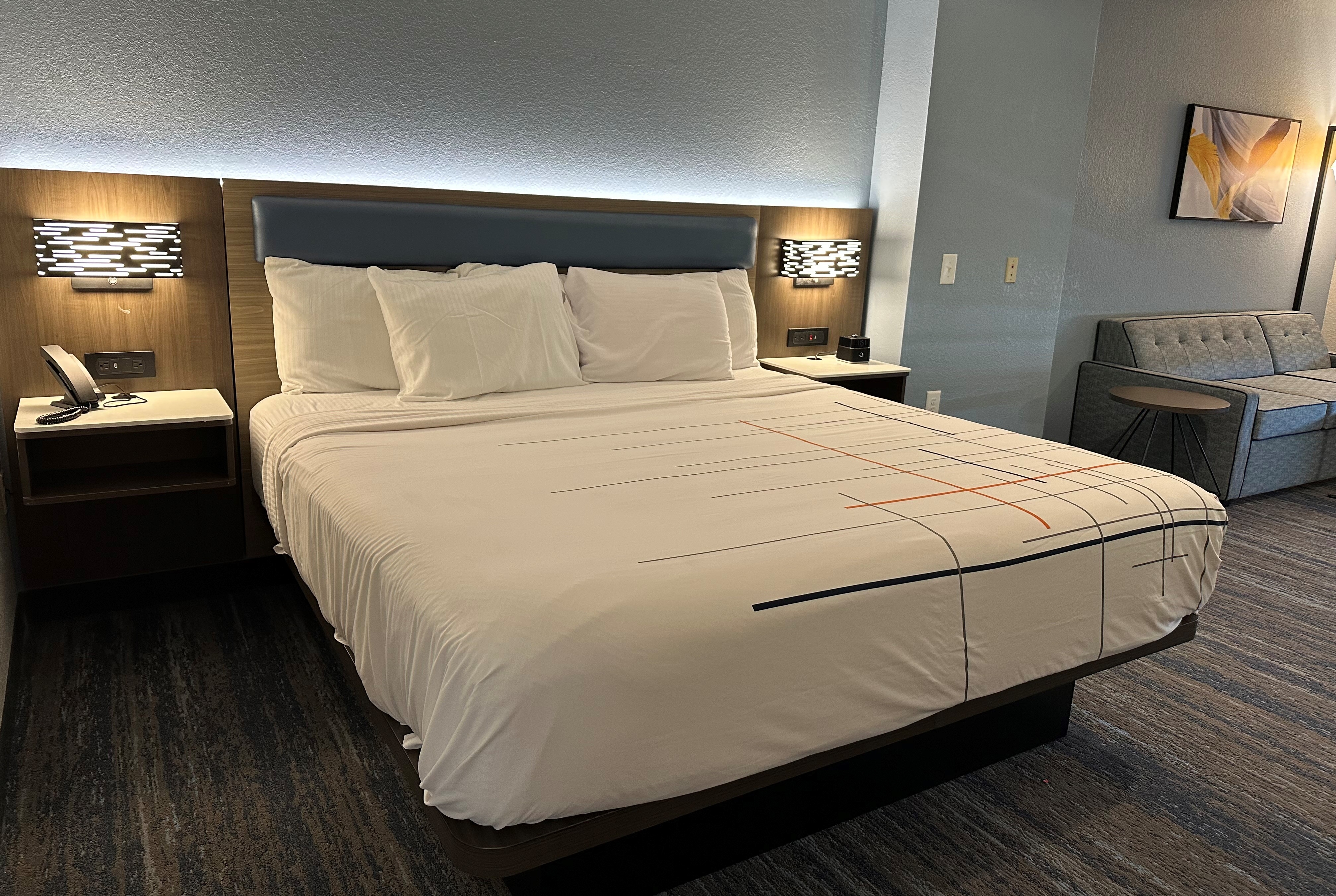 Guest room at the La Quinta Inn & Suites by Wyndham Macon West in Macon, Georgia