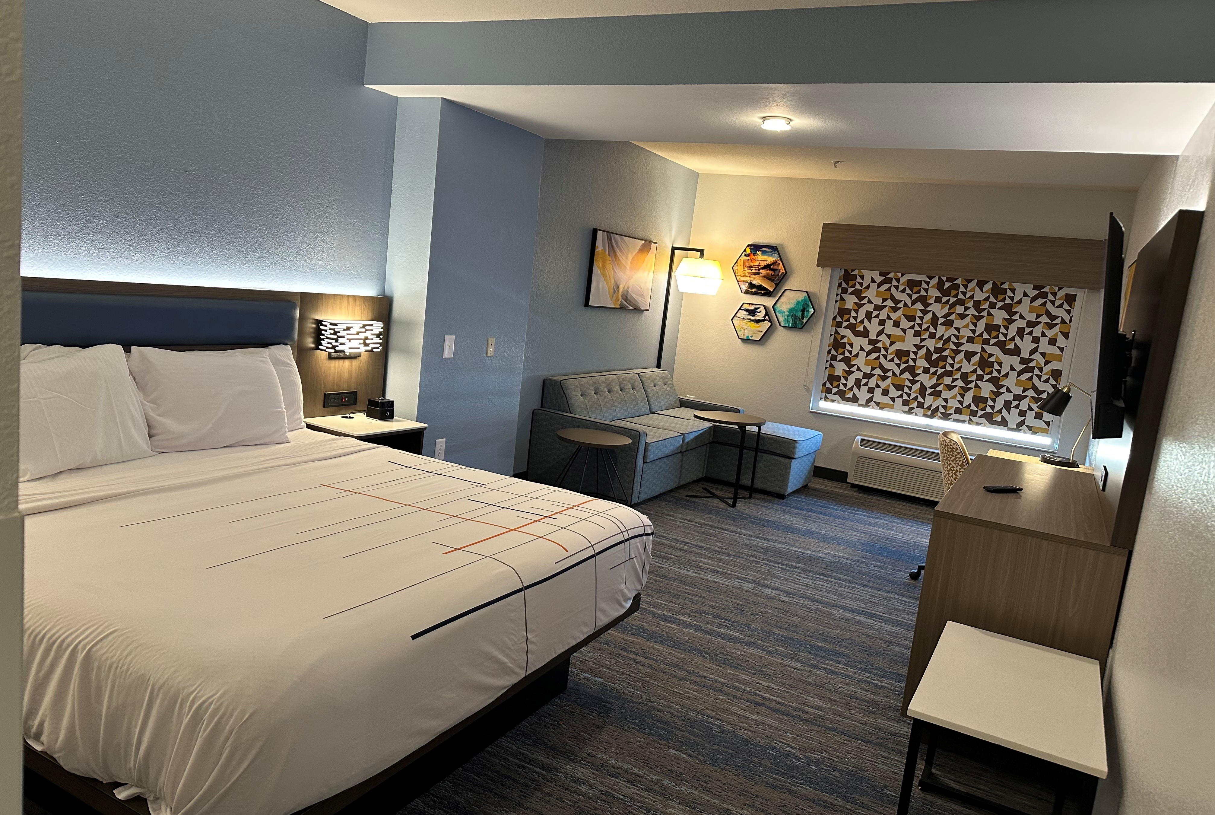 Guest room at the La Quinta Inn & Suites by Wyndham Macon West in Macon, Georgia