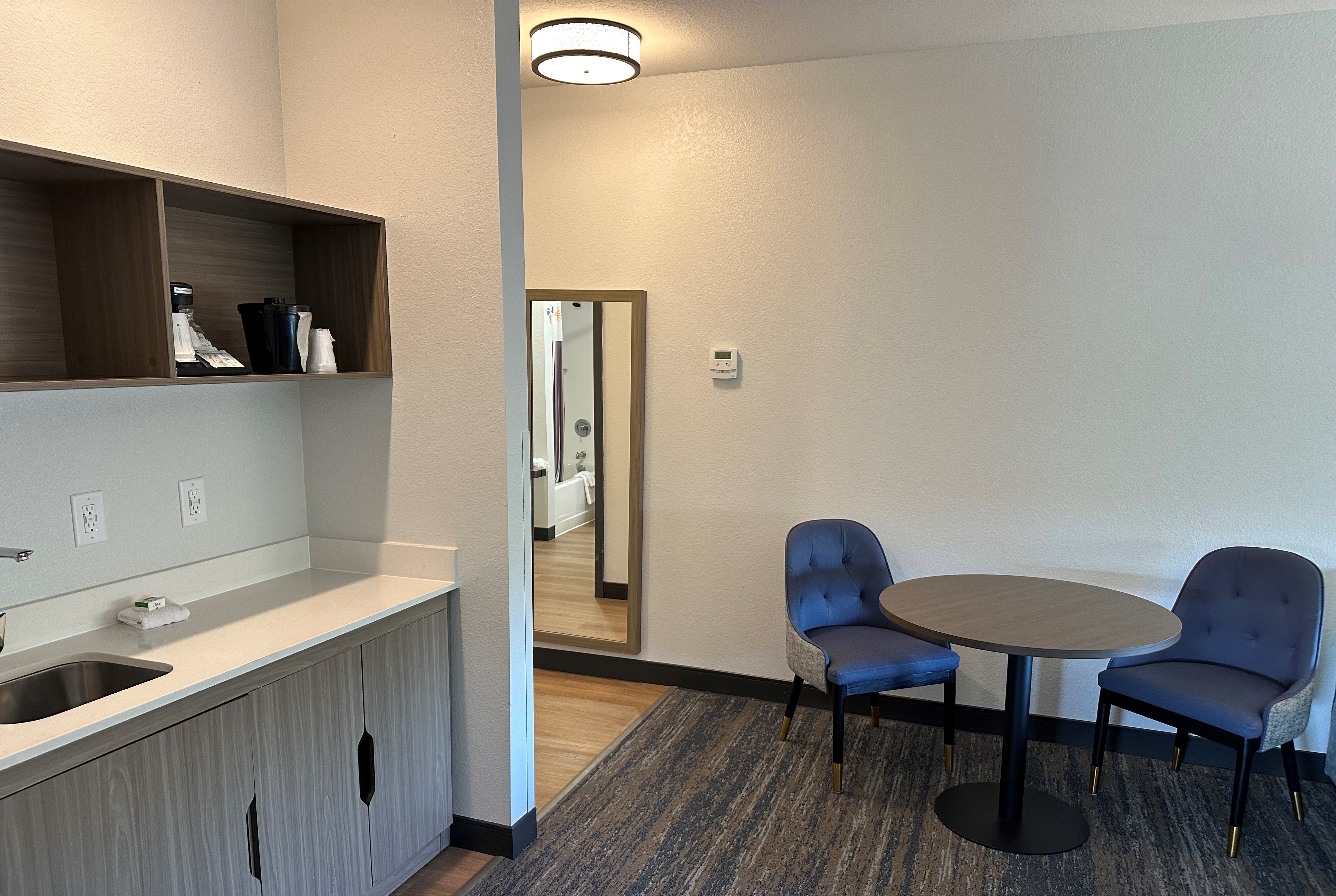Guest room at the La Quinta Inn & Suites by Wyndham Macon West in Macon, Georgia