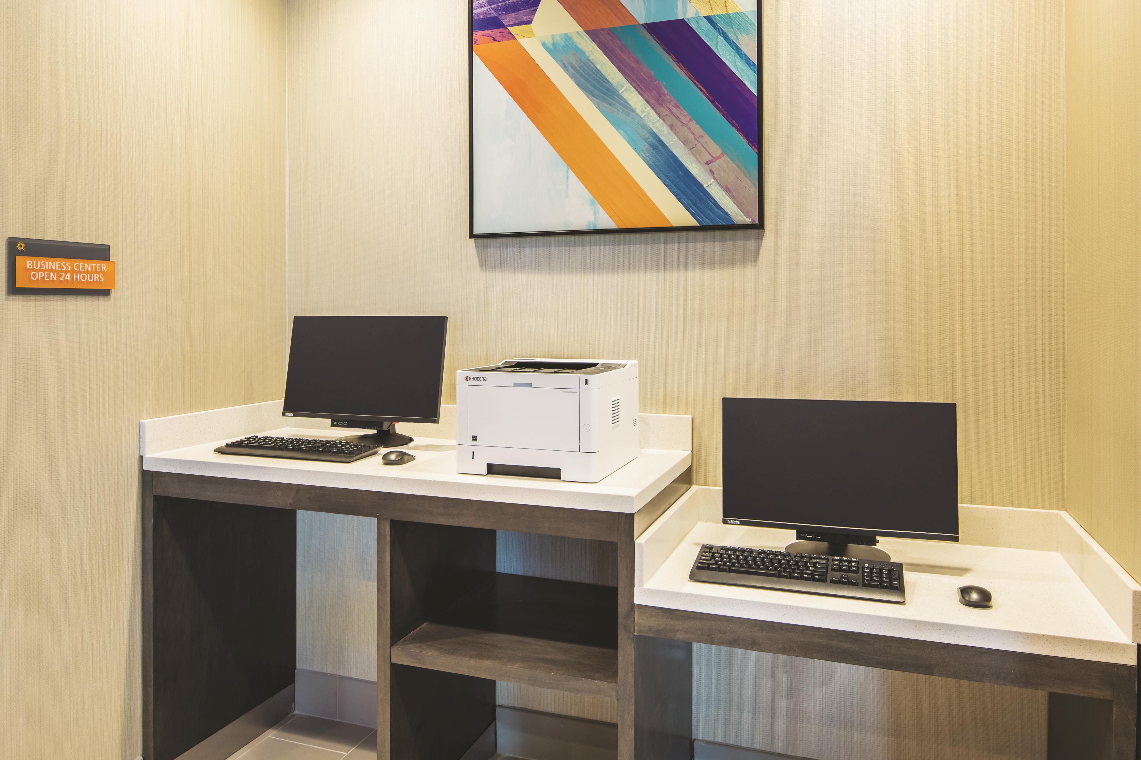 LaQuinta Inn & Suites Atlanta South - McDonough business center in McDonough, Georgia