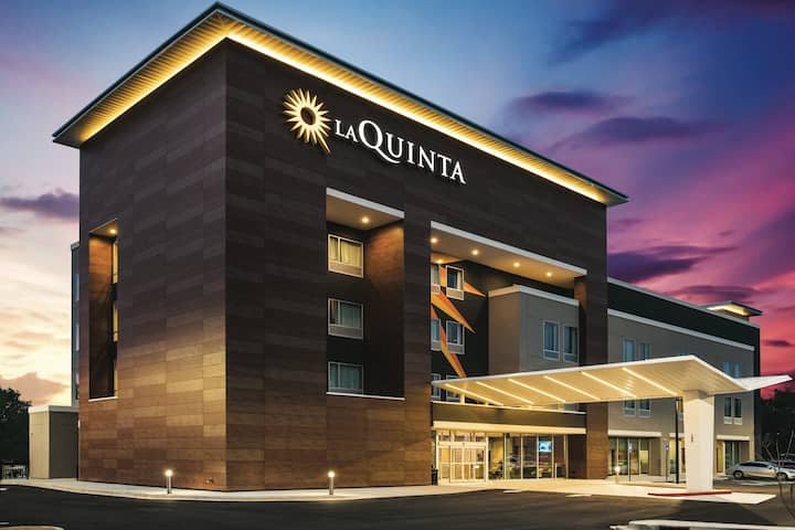 La Quinta Inn Suites By Wyndham Mcdonough Mcdonough Ga Hotels