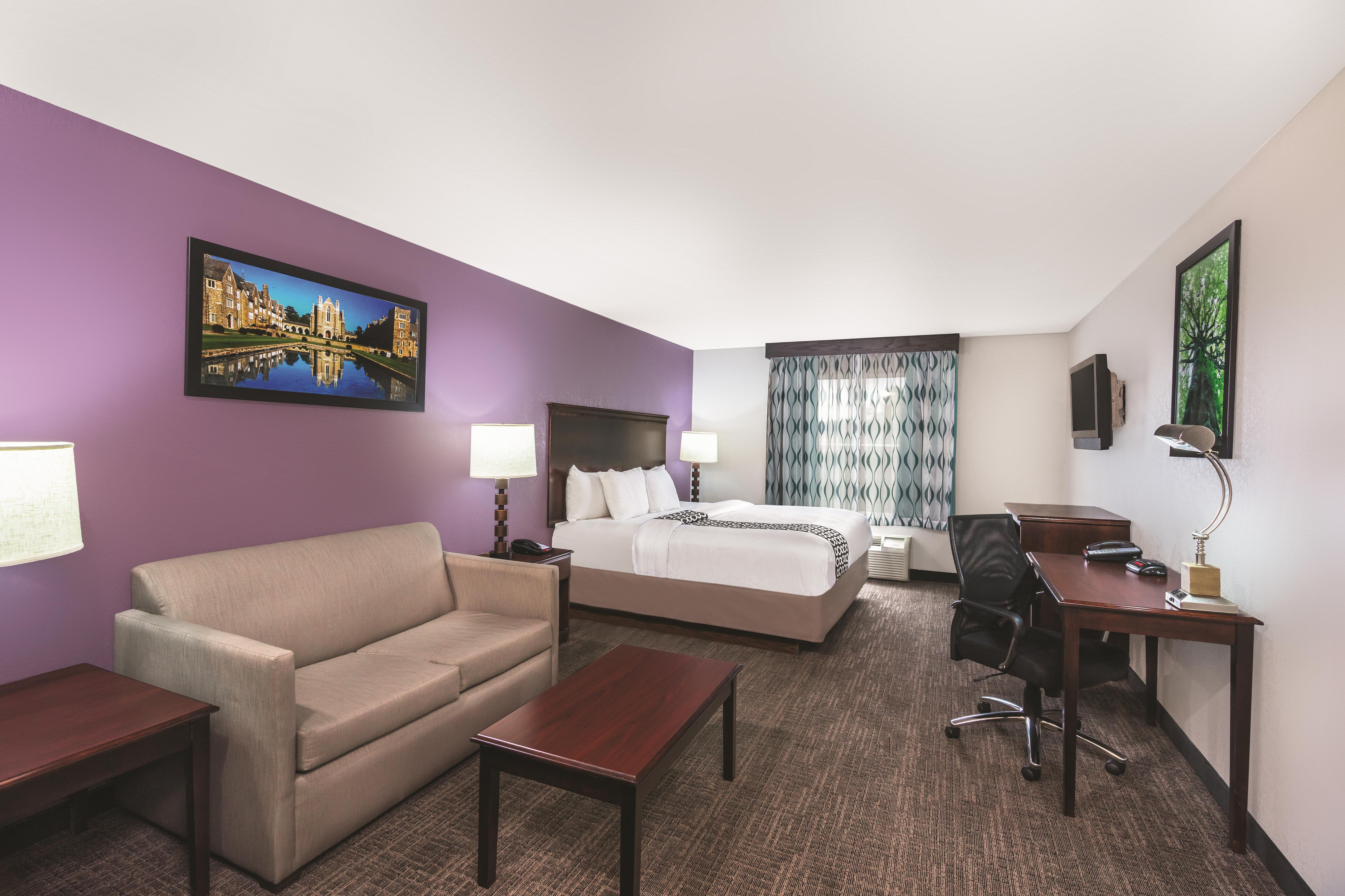 Guest room at the La Quinta Inn & Suites by Wyndham Rome in Rome, Georgia