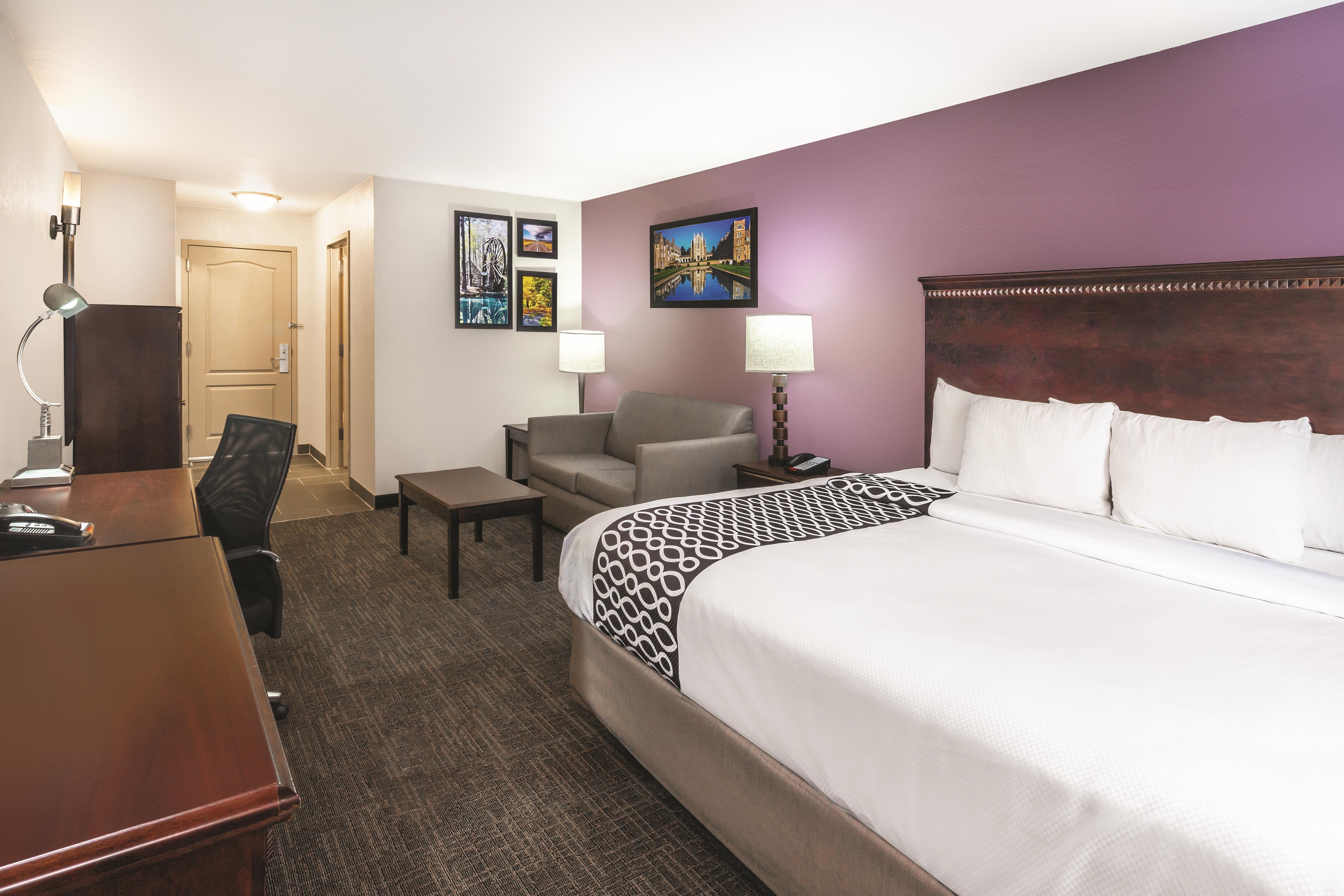 Guest room at the La Quinta Inn & Suites by Wyndham Rome in Rome, Georgia