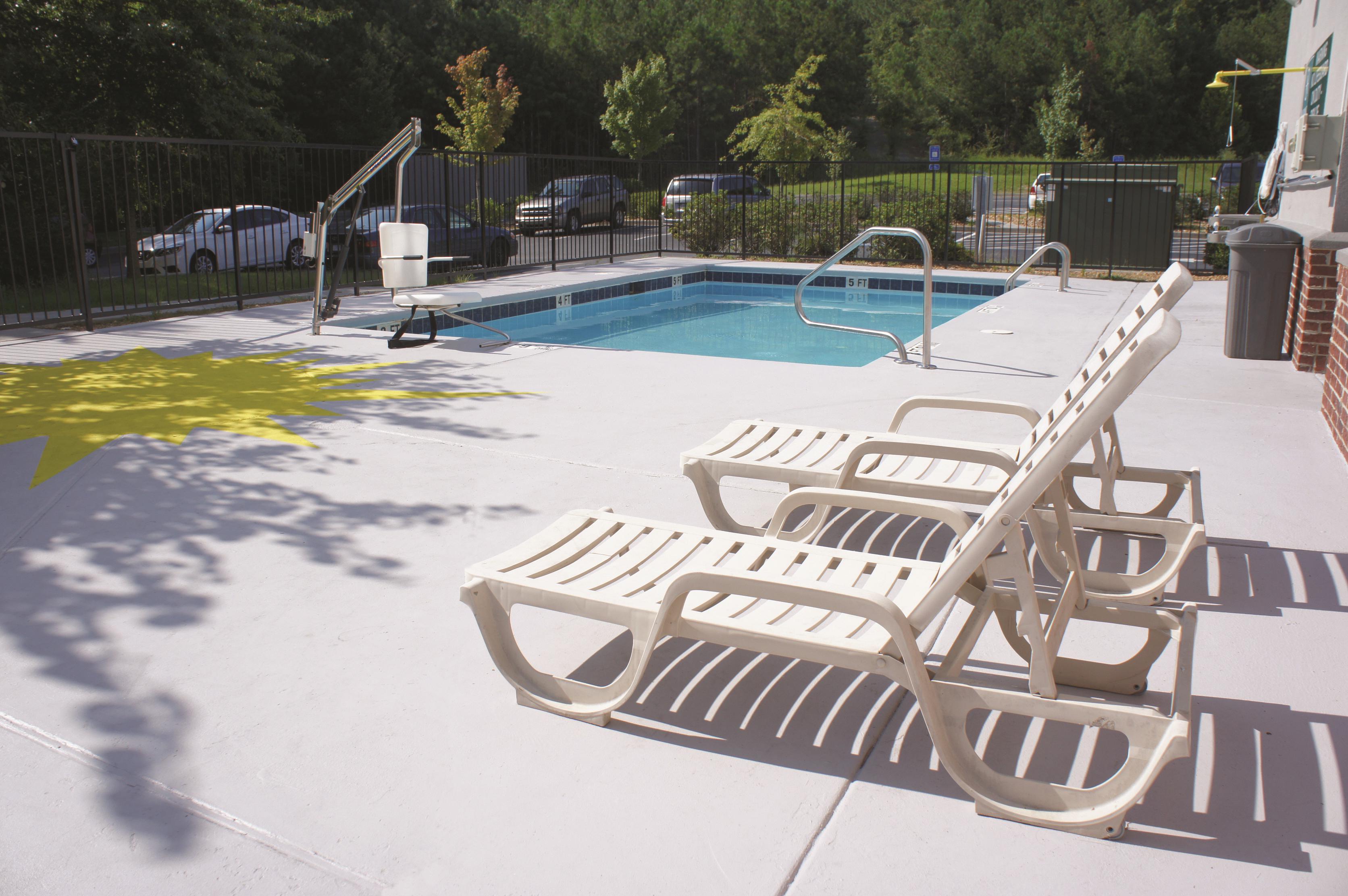 Pool at the La Quinta Inn & Suites by Wyndham Rome in Rome, Georgia