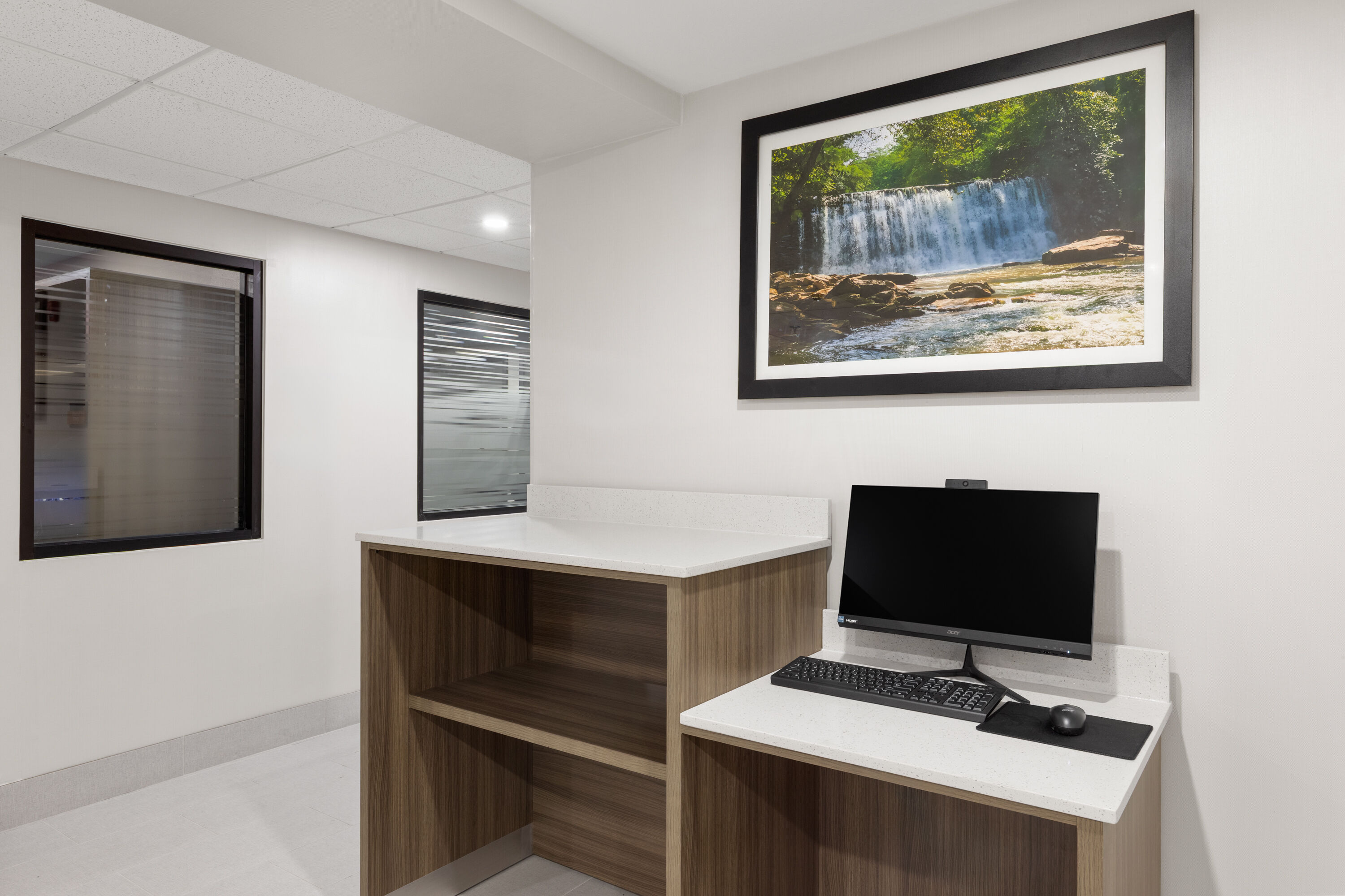 La Quinta Inn & Suites by Wyndham Atlanta Roswell business center in Roswell, Georgia