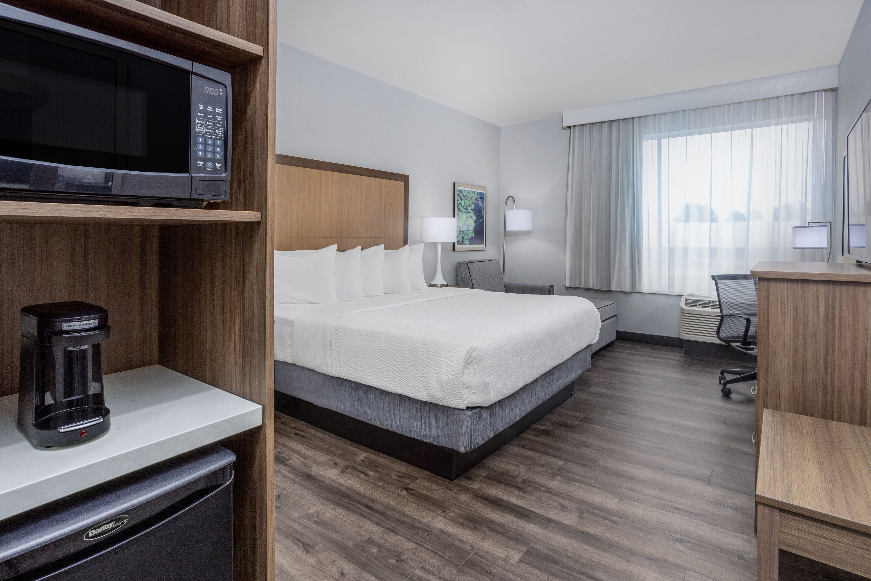 Guest room at the La Quinta Inn & Suites by Wyndham Valdosta in Valdosta, Georgia