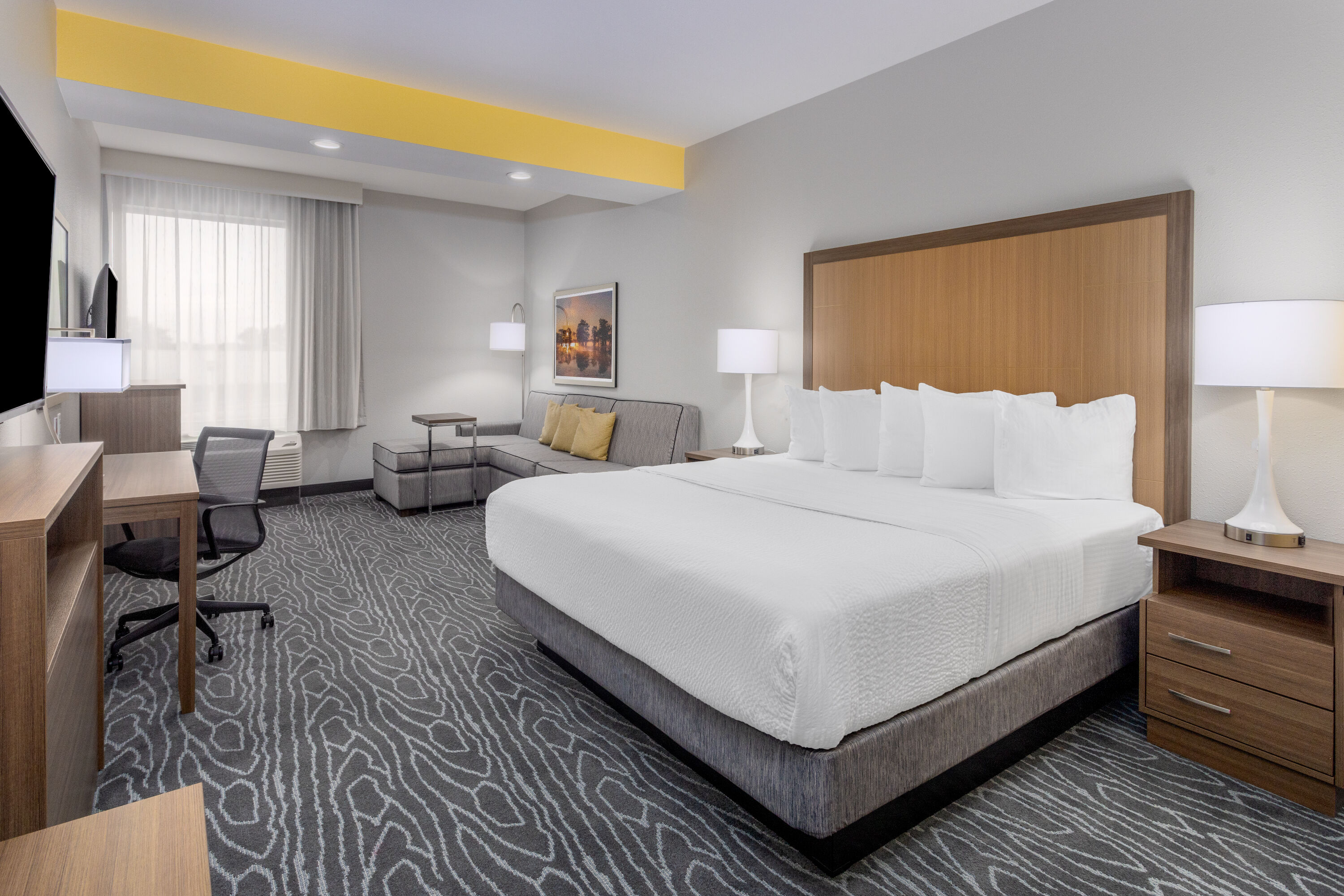 La Quinta Inn & Suites by Wyndham Valdosta suite in Valdosta, Georgia