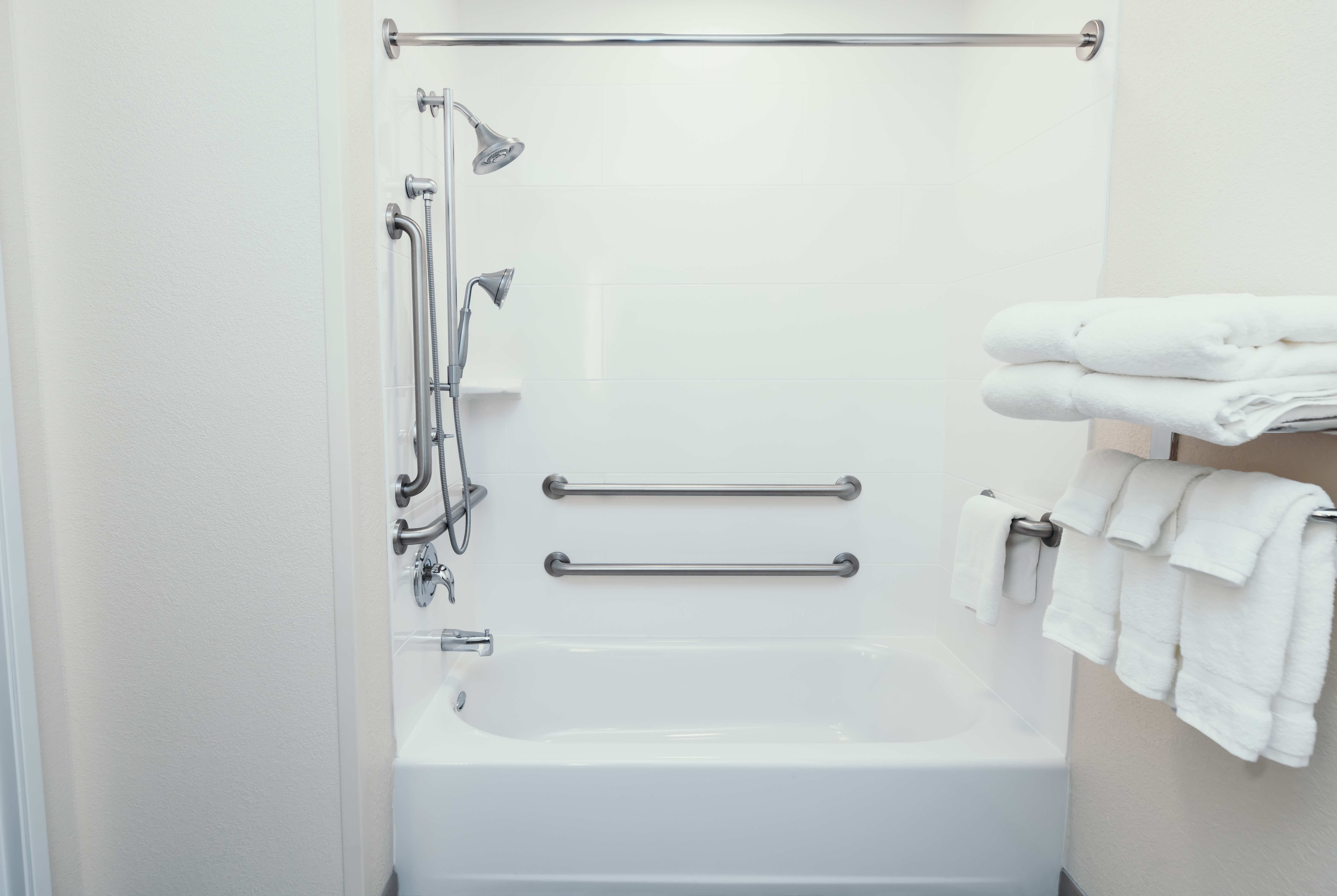 Guest room bath at the La Quinta Inn & Suites by Wyndham Ankeny IA / Des Moines IA in Ankeny, Iowa
