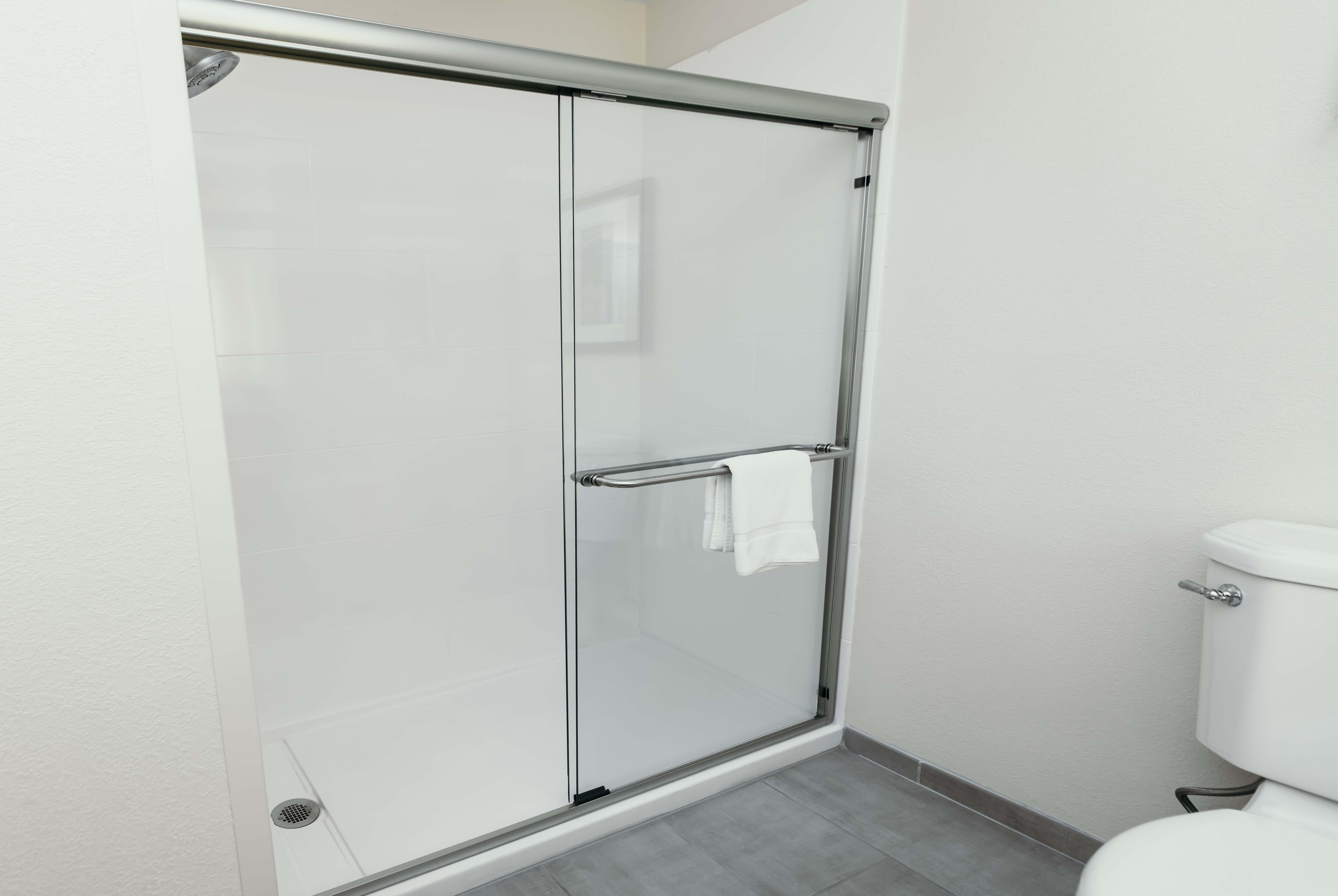 Guest room bath at the La Quinta Inn & Suites by Wyndham Ankeny IA / Des Moines IA in Ankeny, Iowa