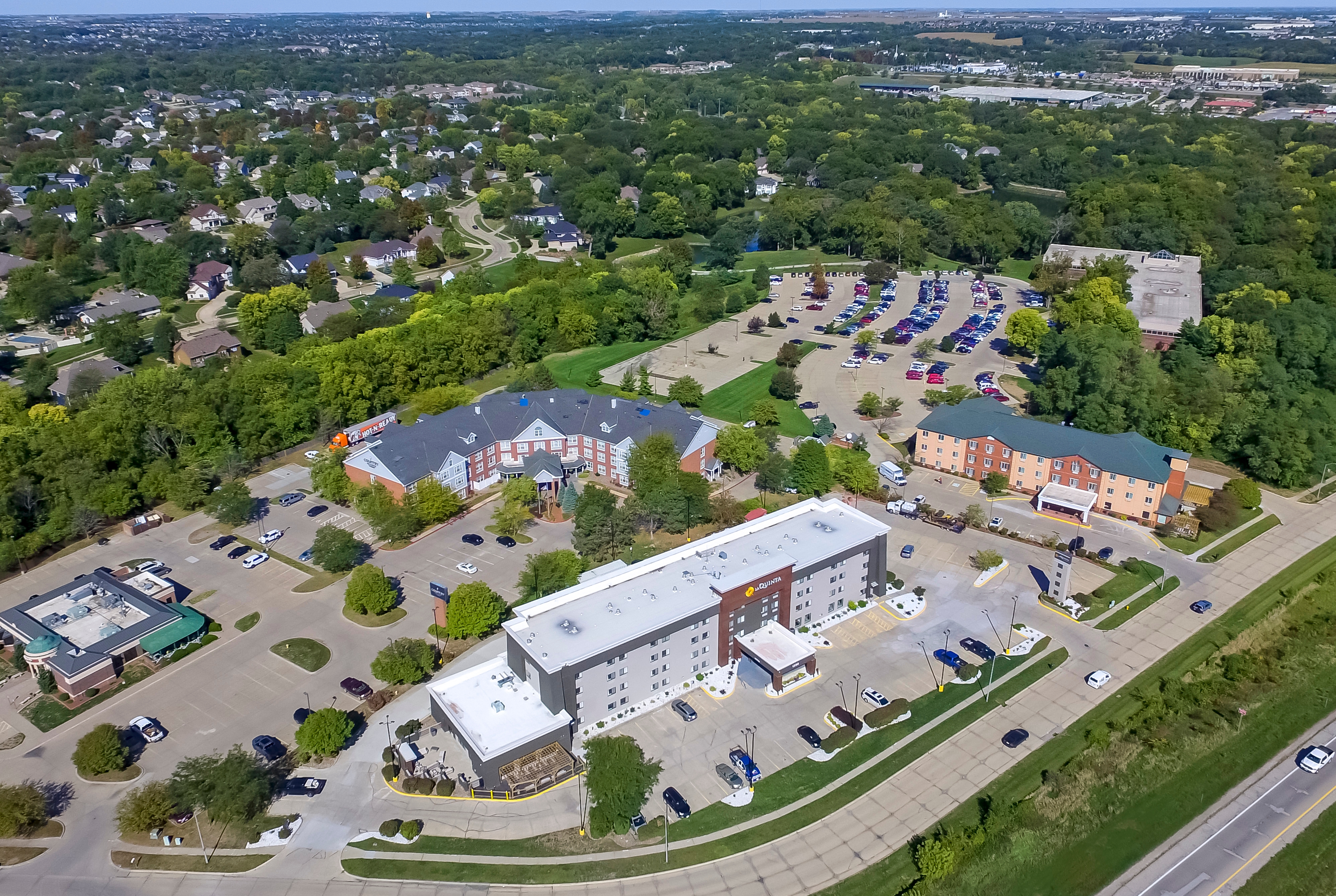 Exterior of La Quinta Inn & Suites by Wyndham Des Moines West Clive hotel in Clive, Iowa