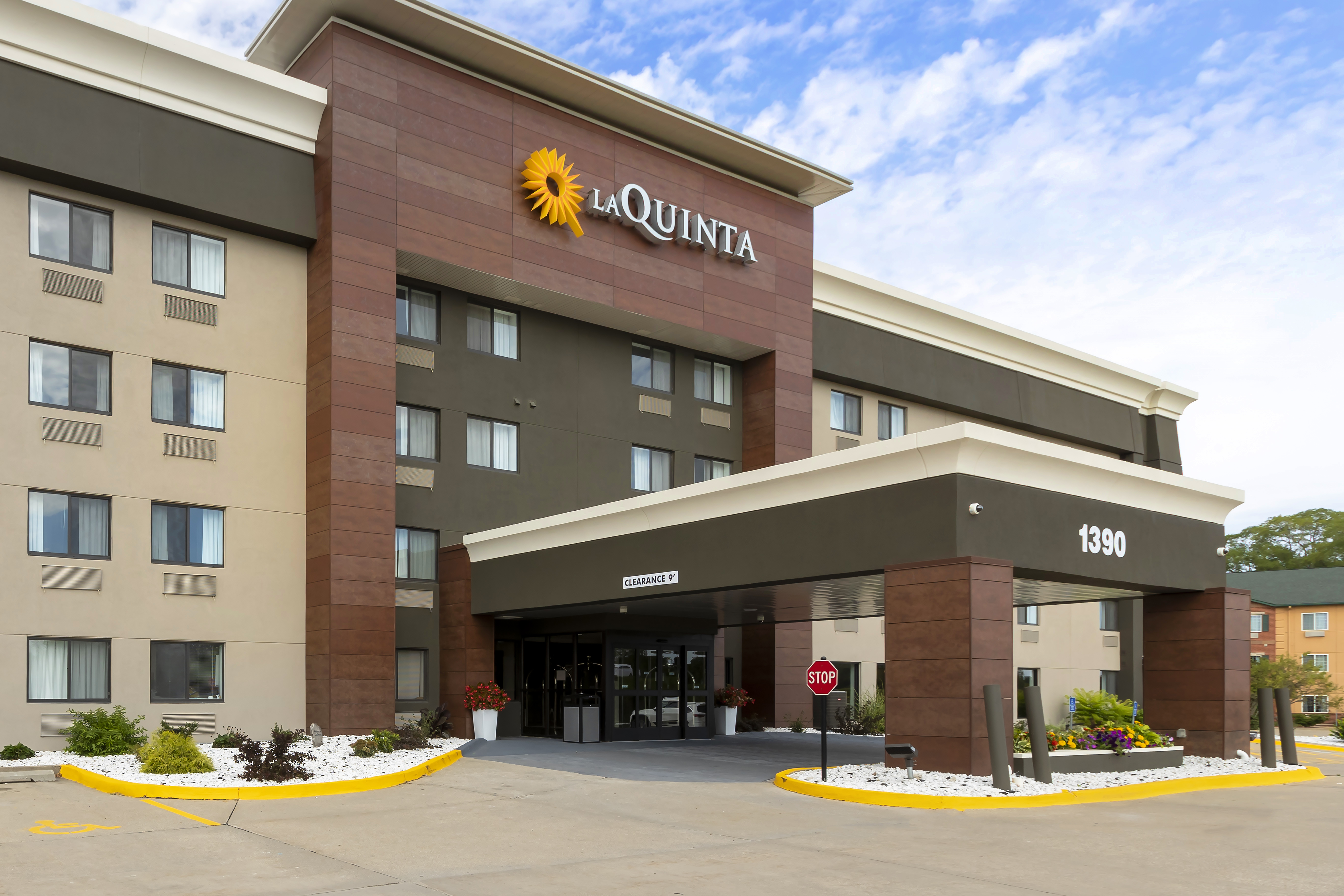 La Quinta Inn & Suites by Wyndham Des Moines West Clive Clive, IA Hotels