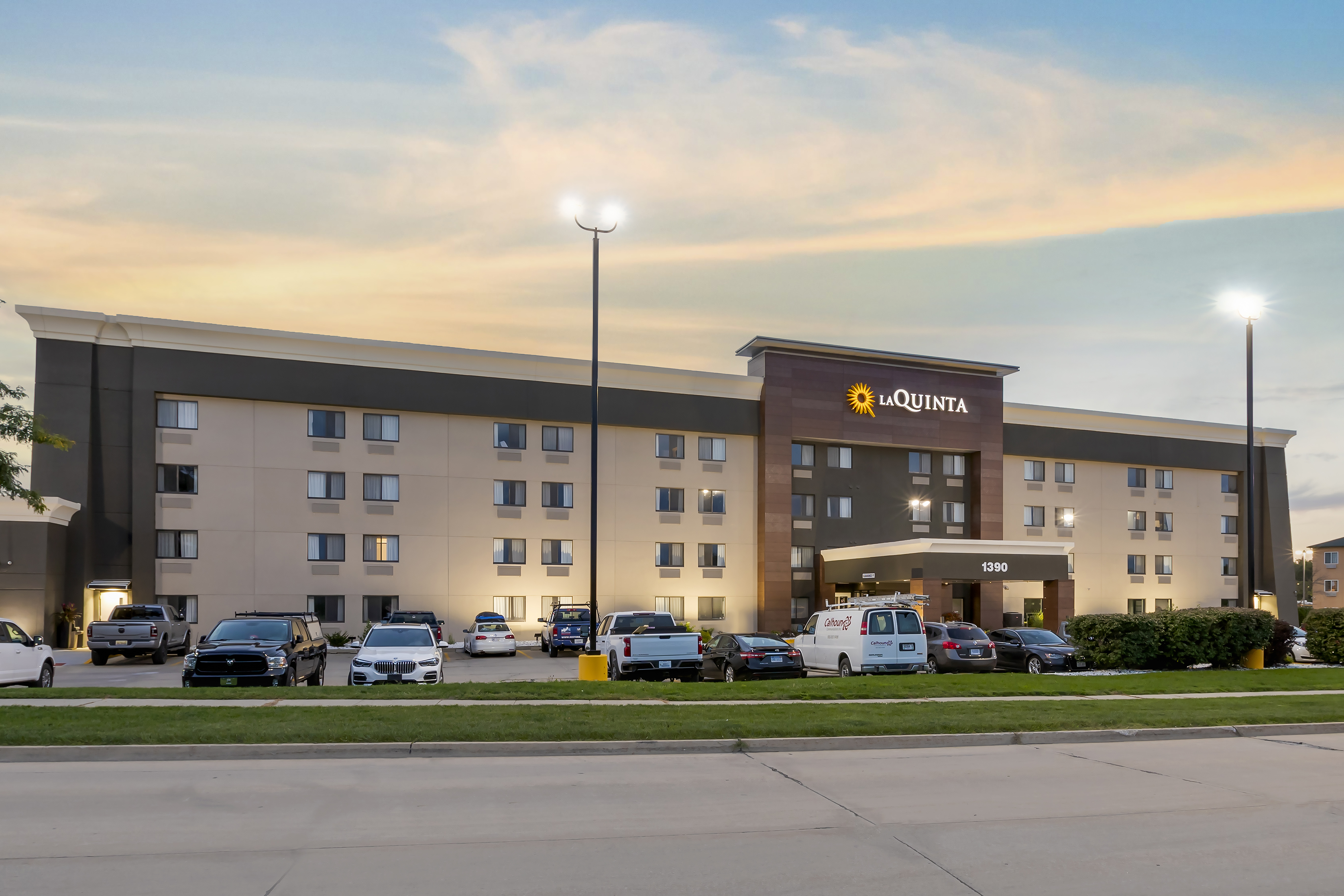 Exterior of La Quinta Inn & Suites by Wyndham Des Moines West Clive hotel in Clive, Iowa