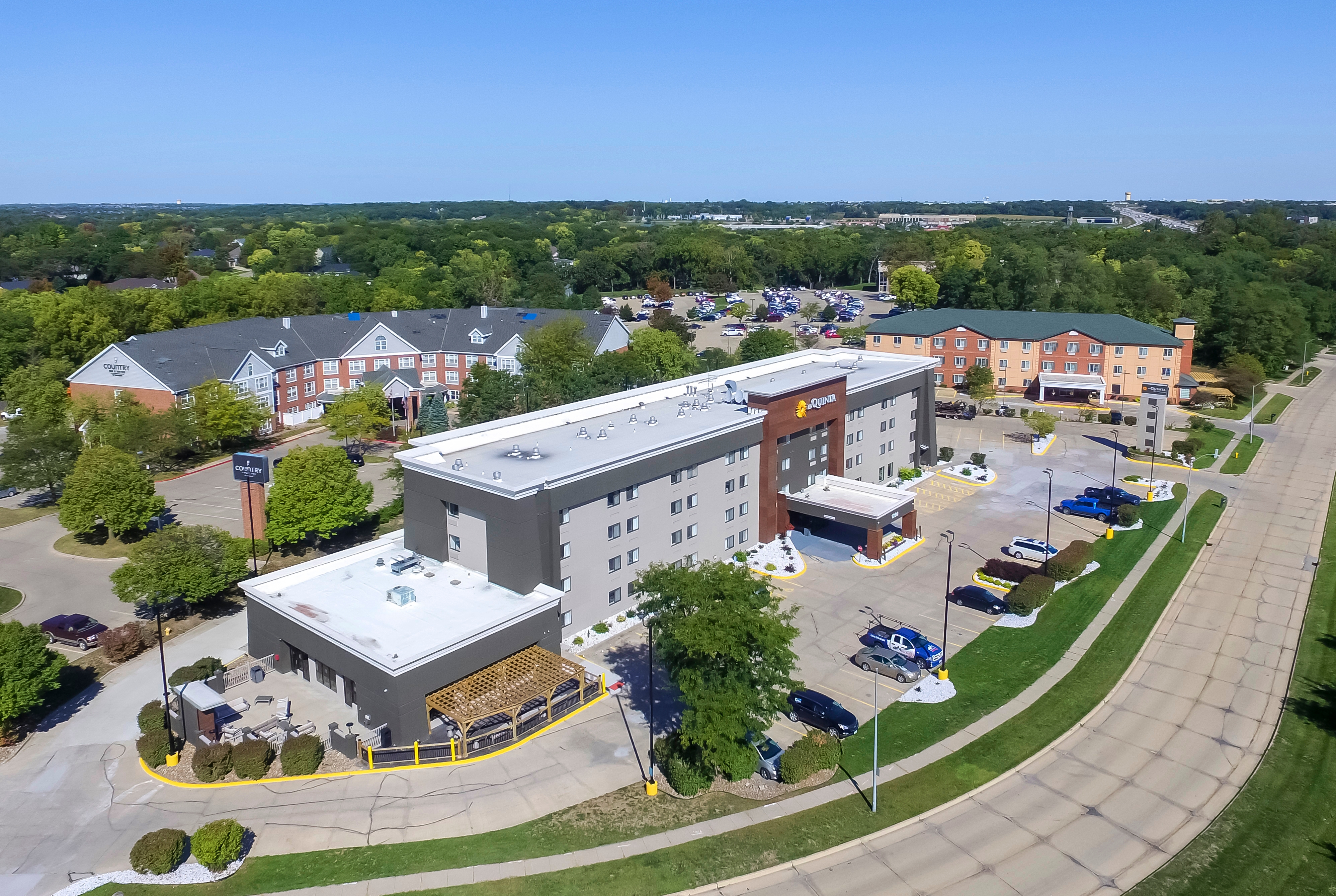 Exterior of La Quinta Inn & Suites by Wyndham Des Moines West Clive hotel in Clive, Iowa
